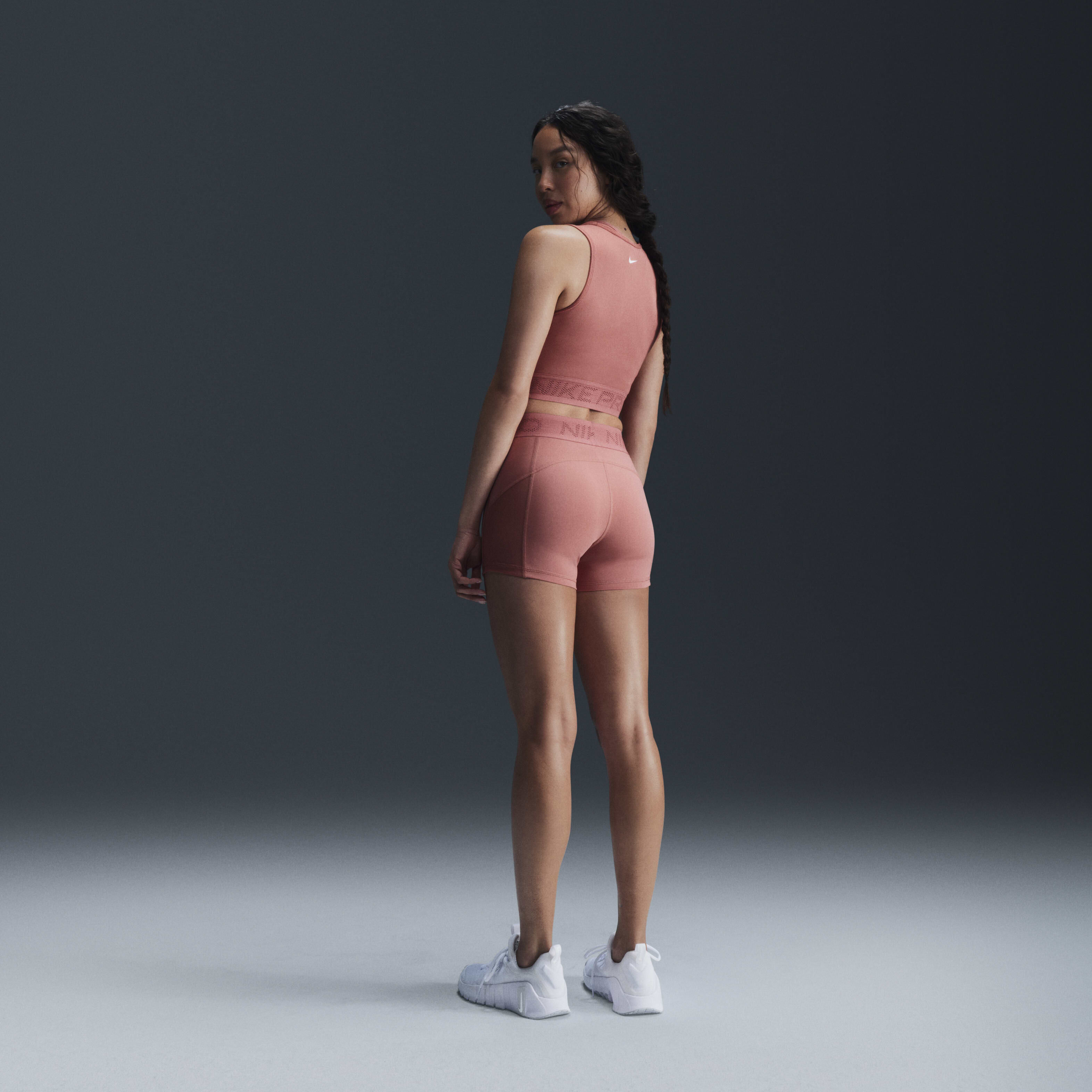 نايكي برو image number 4