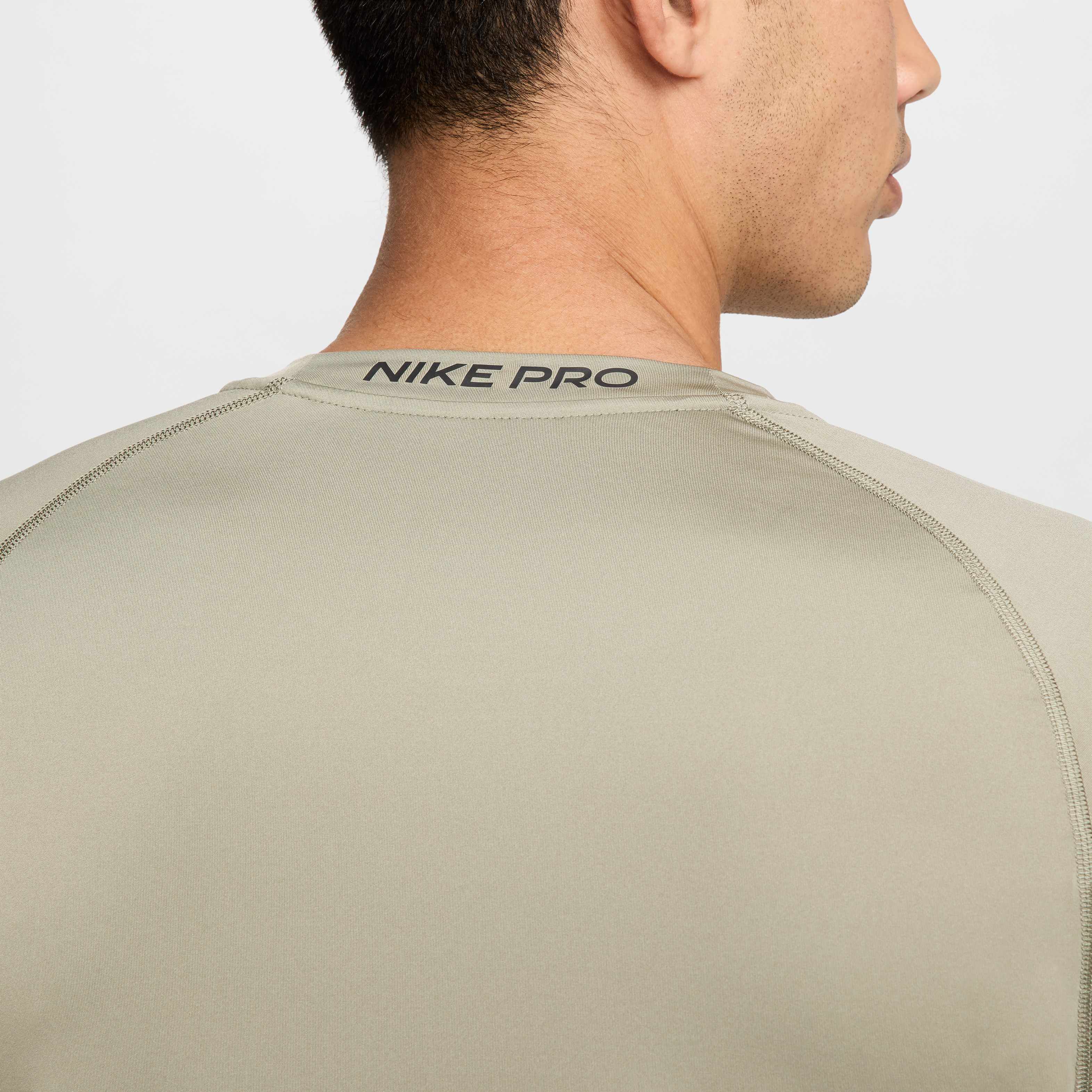 Nike Pro image number 3