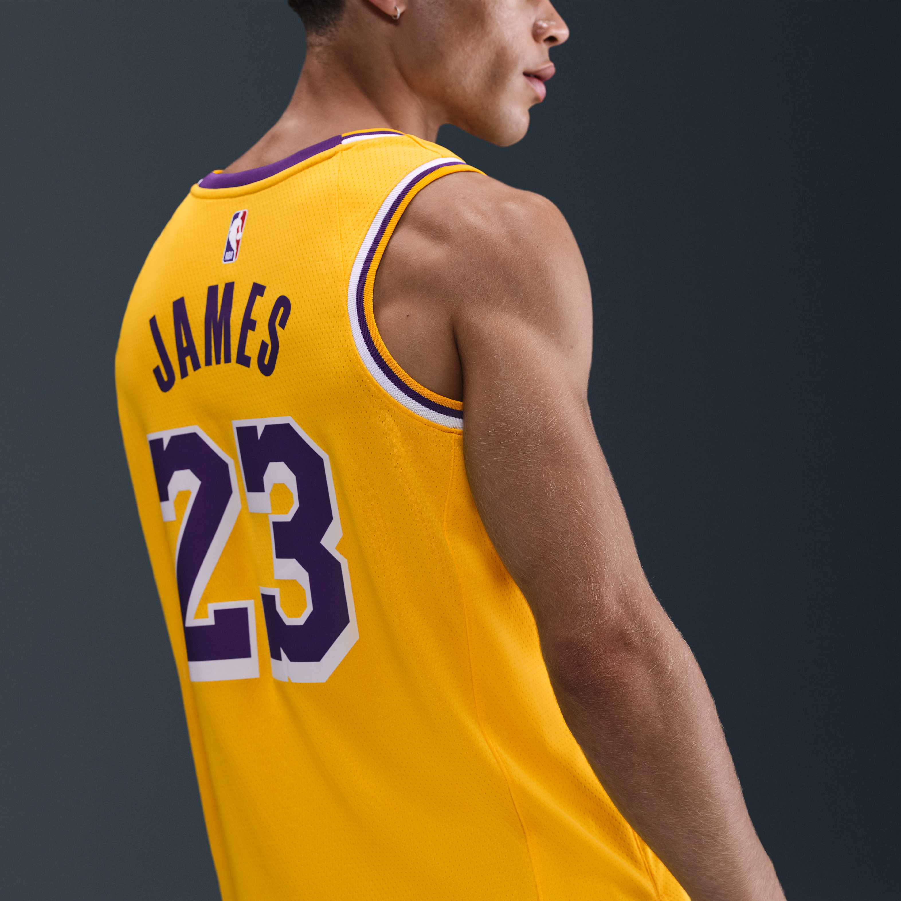 Los Angeles Lakers Icon Edition image number 4