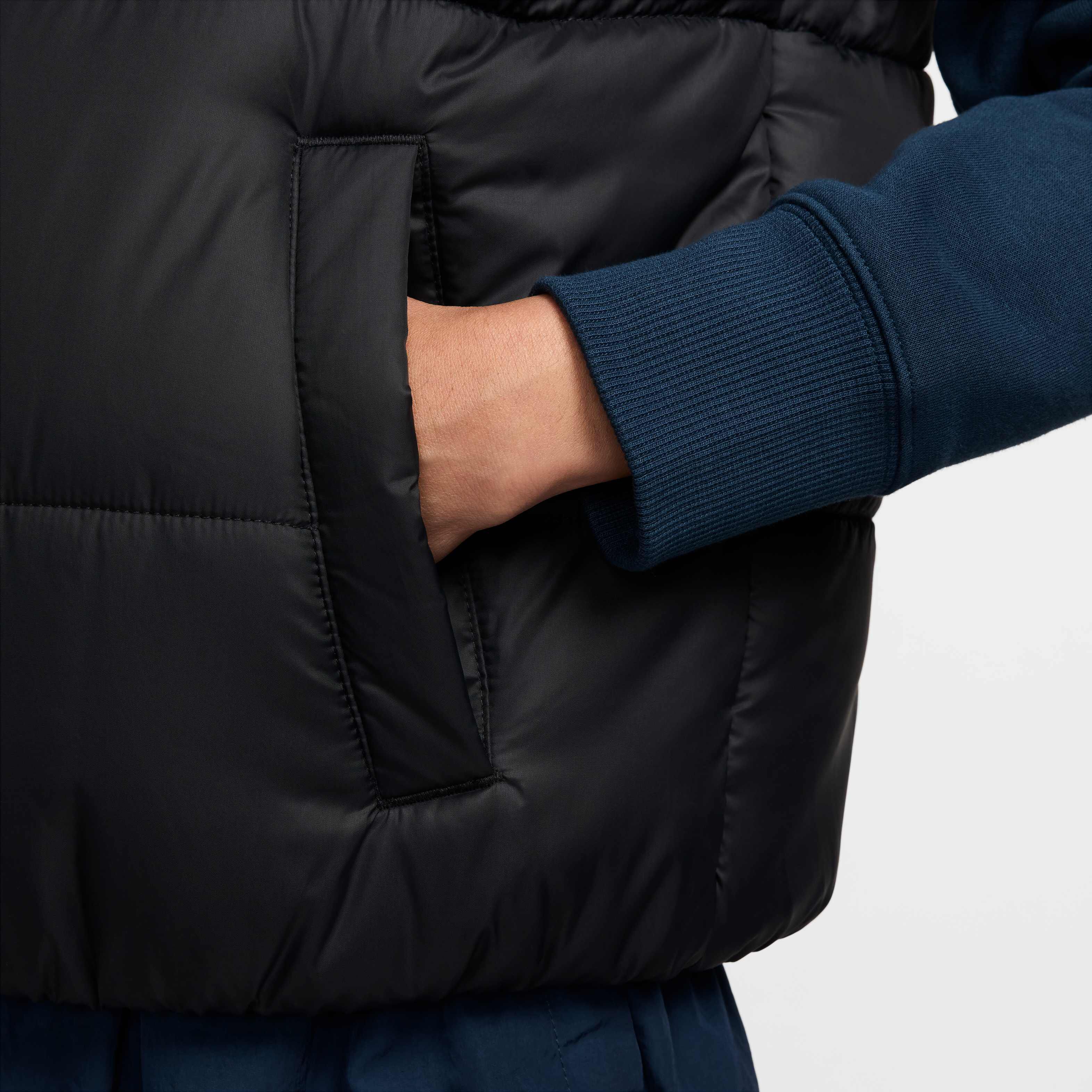 Nike Sportswear Classic Puffer image number 4