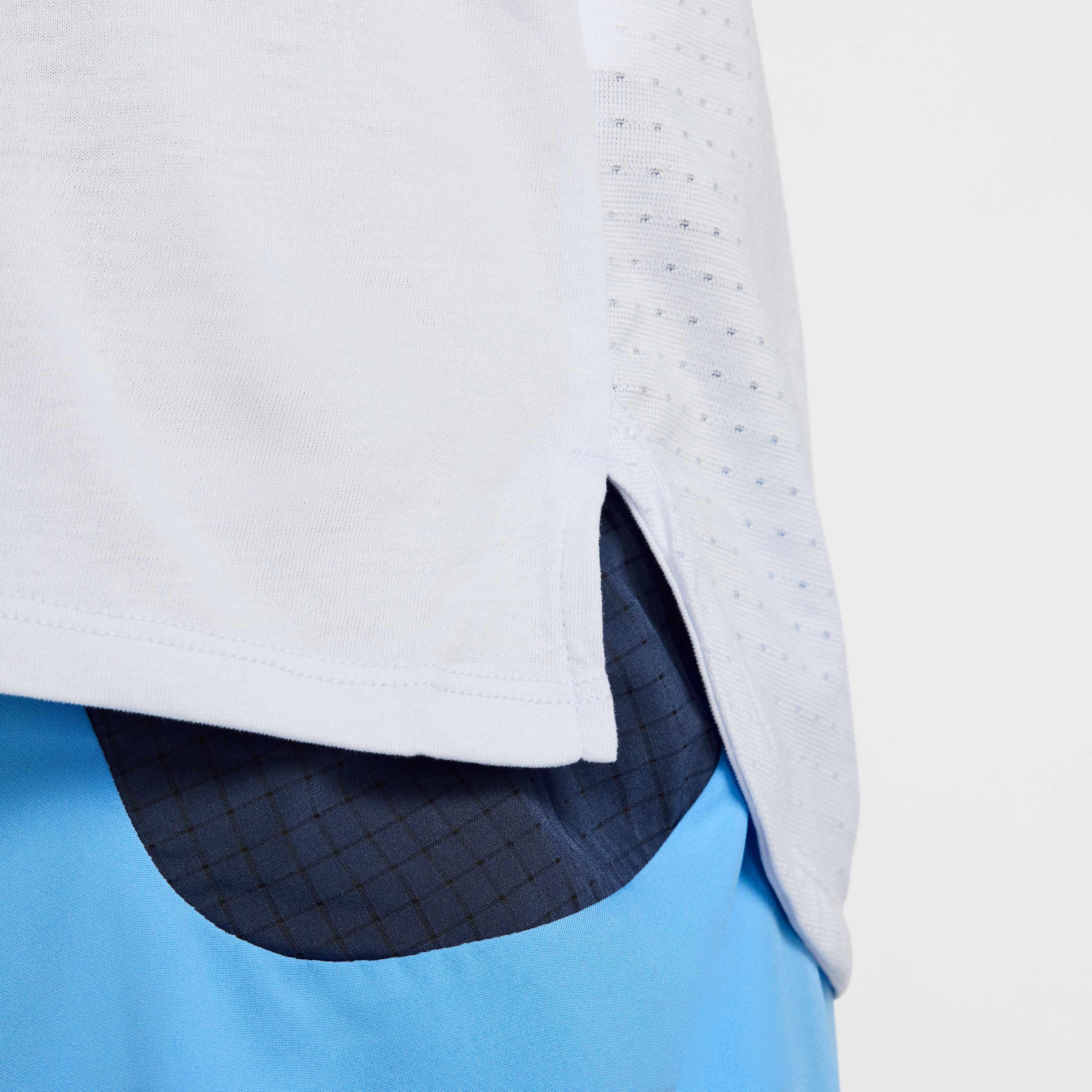 نايكي سولار تشيس image number 4