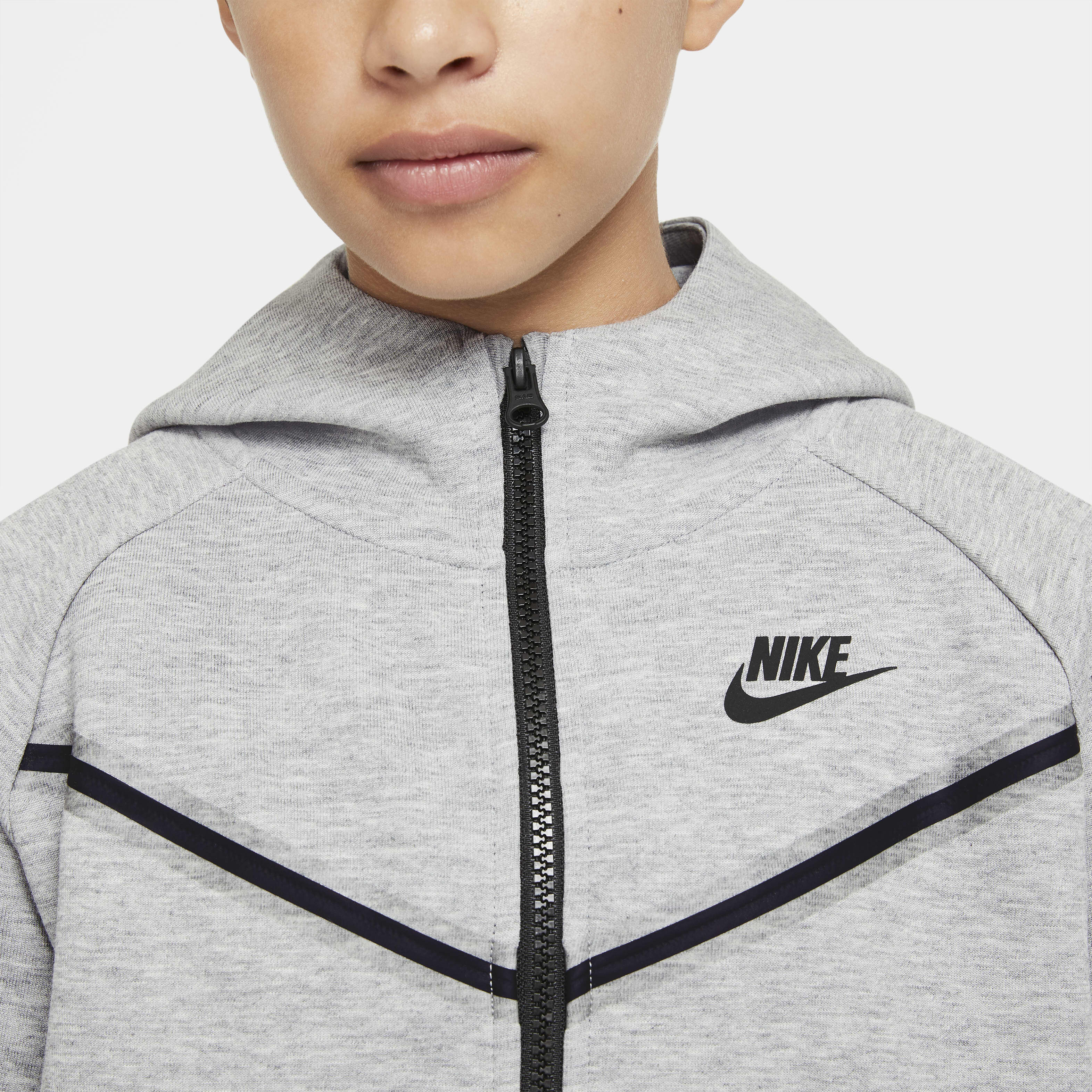 Nike Sportswear Tech Fleece image number 2