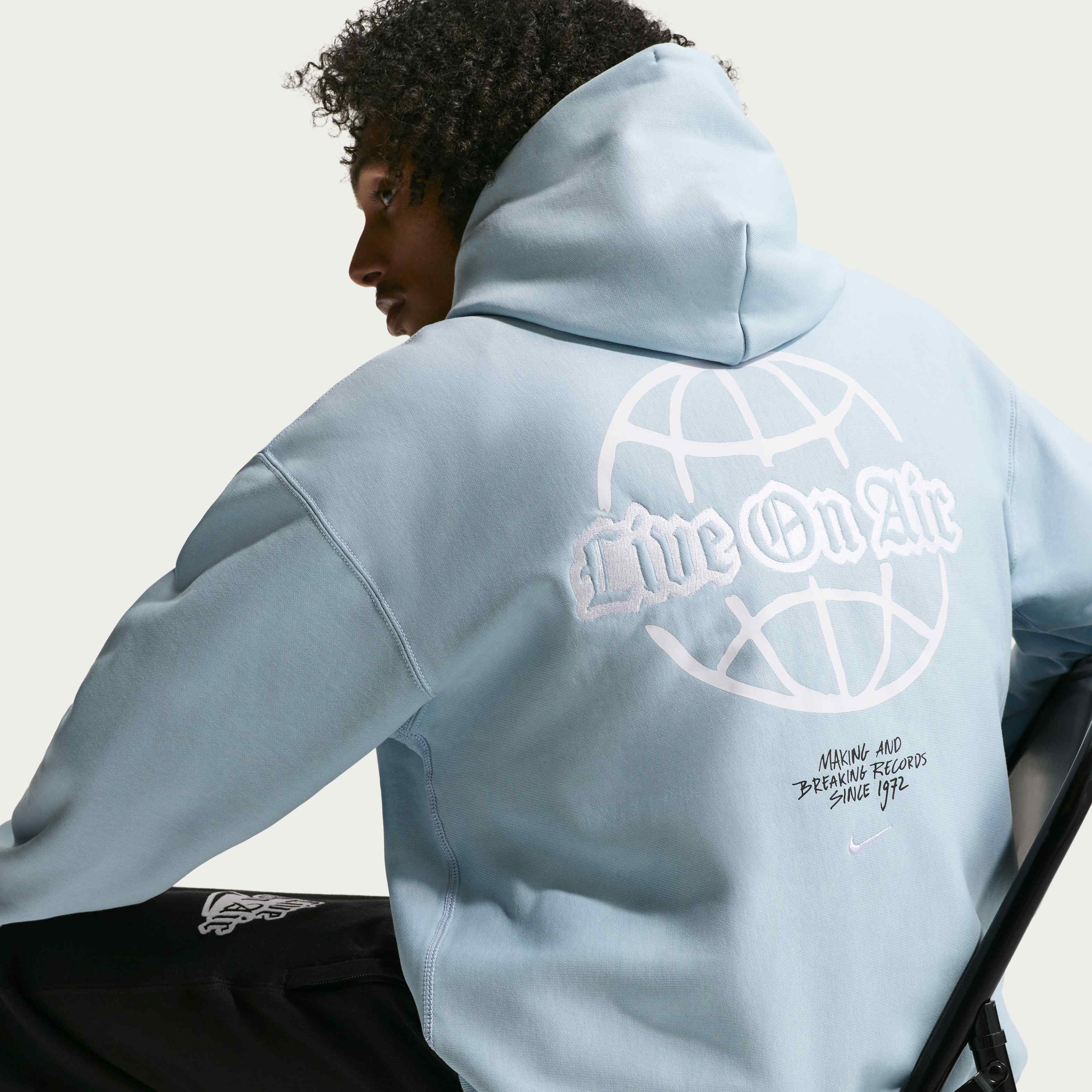 Nike Solo Swoosh image number 2