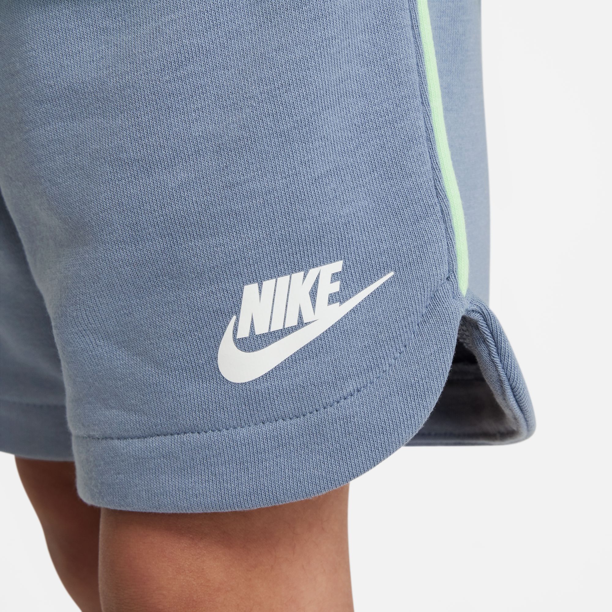 نايكي سبورتسوير كرييت يور اون ادفانتشر image number 4