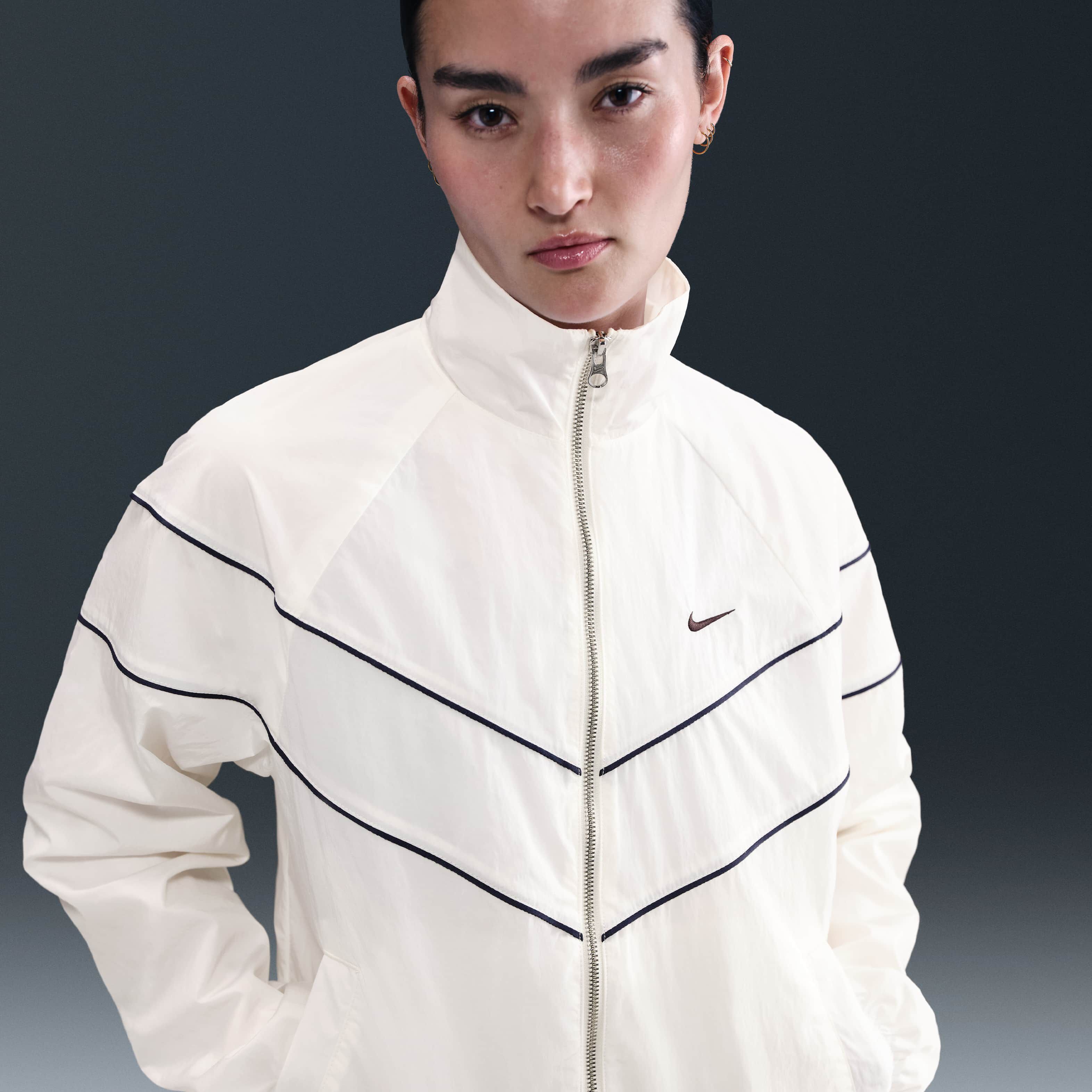 Nike Windrunner image number 0