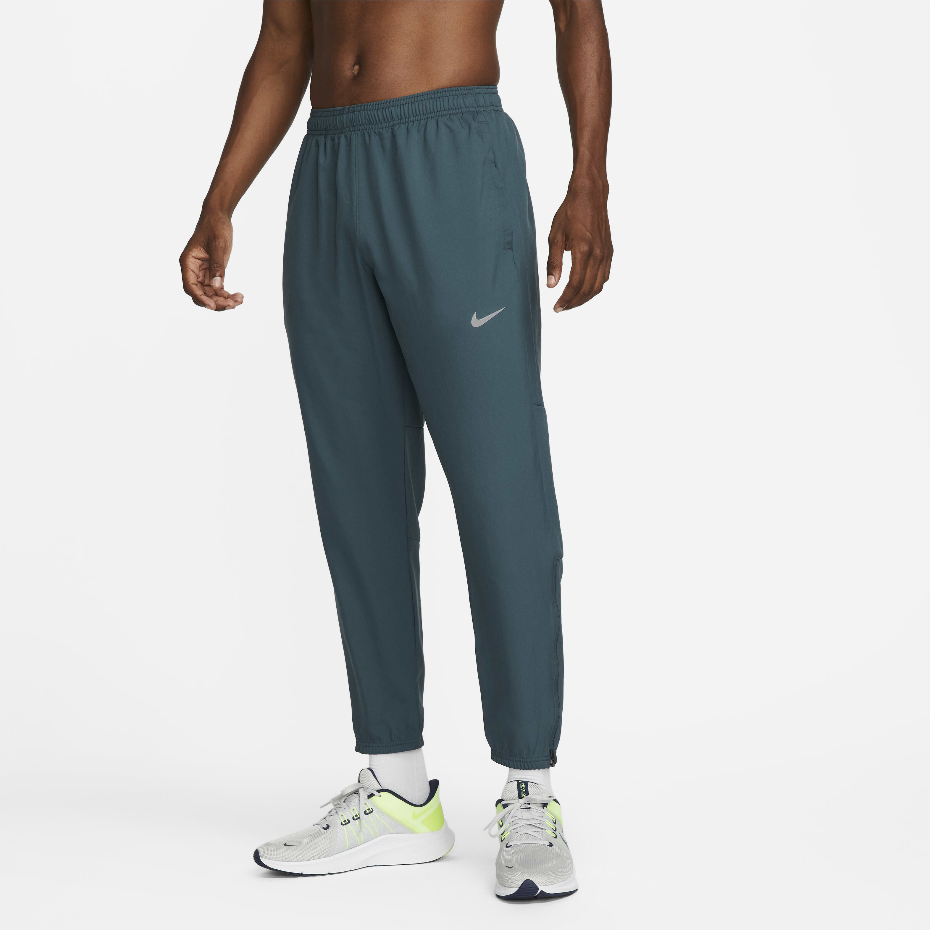 Nike Dri-FIT Challenger image number 0