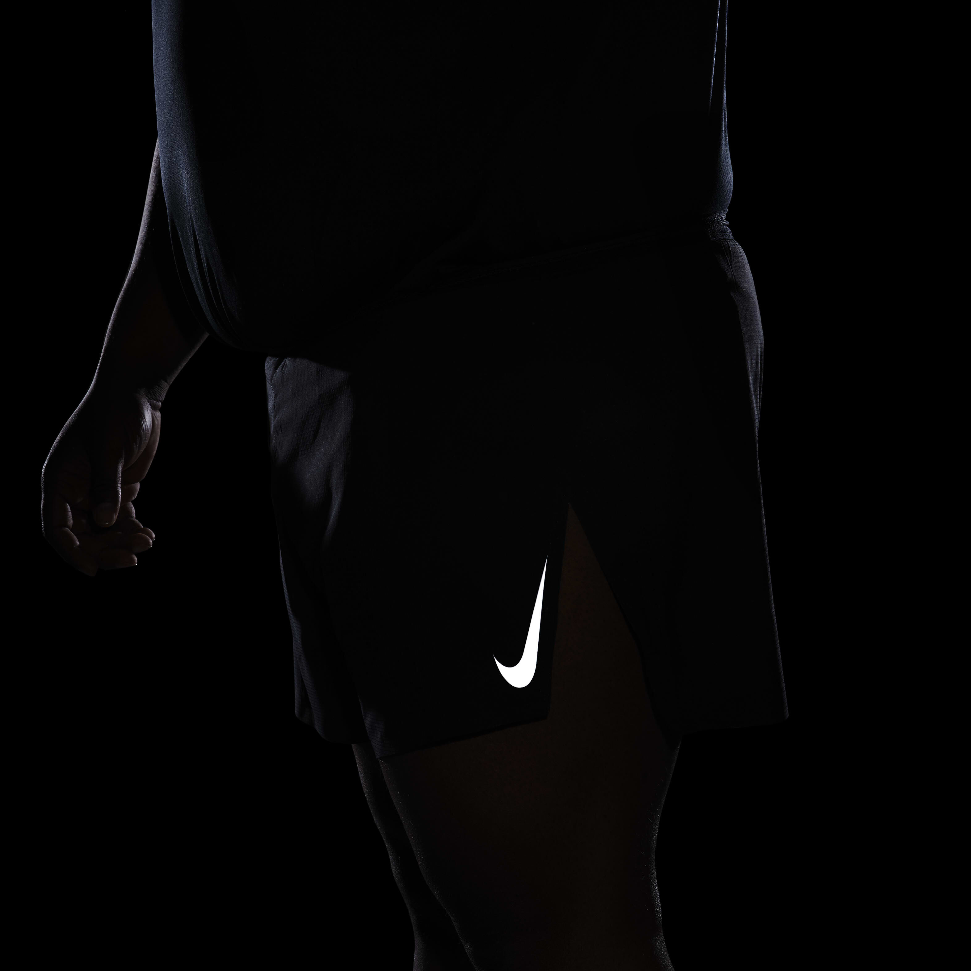 Nike Dri-FIT ADV AeroSwift image number 15