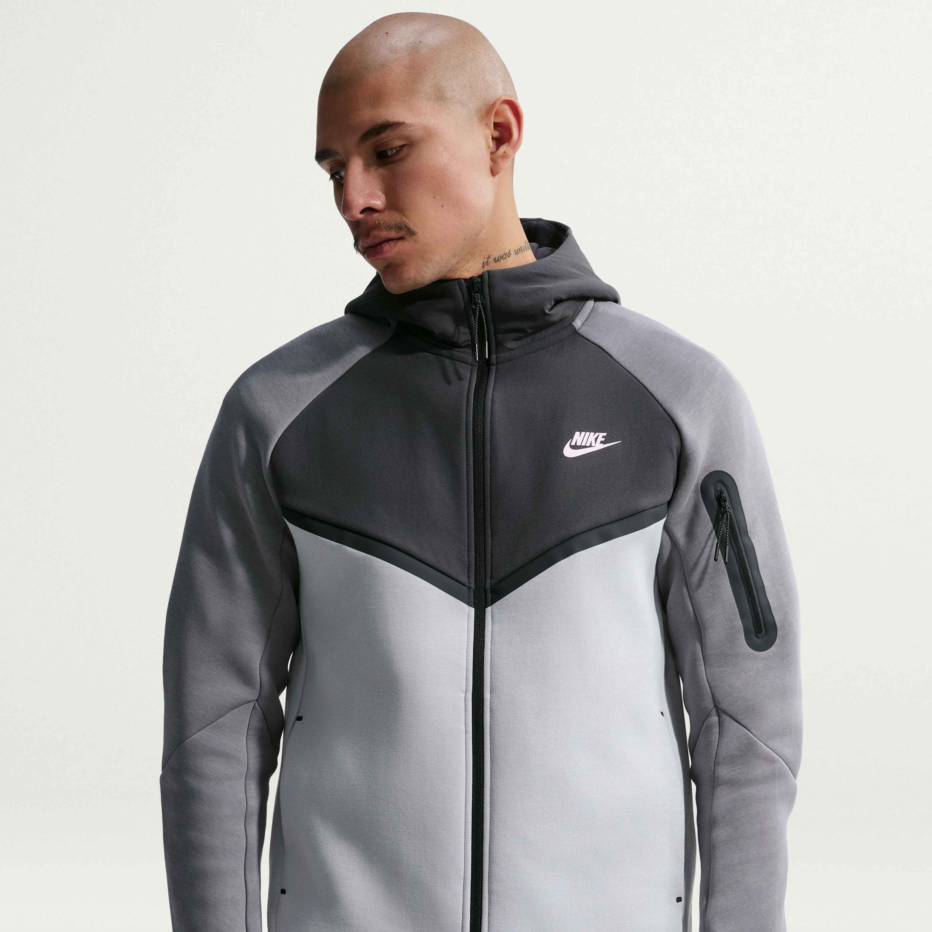 Nike Tech image number 0