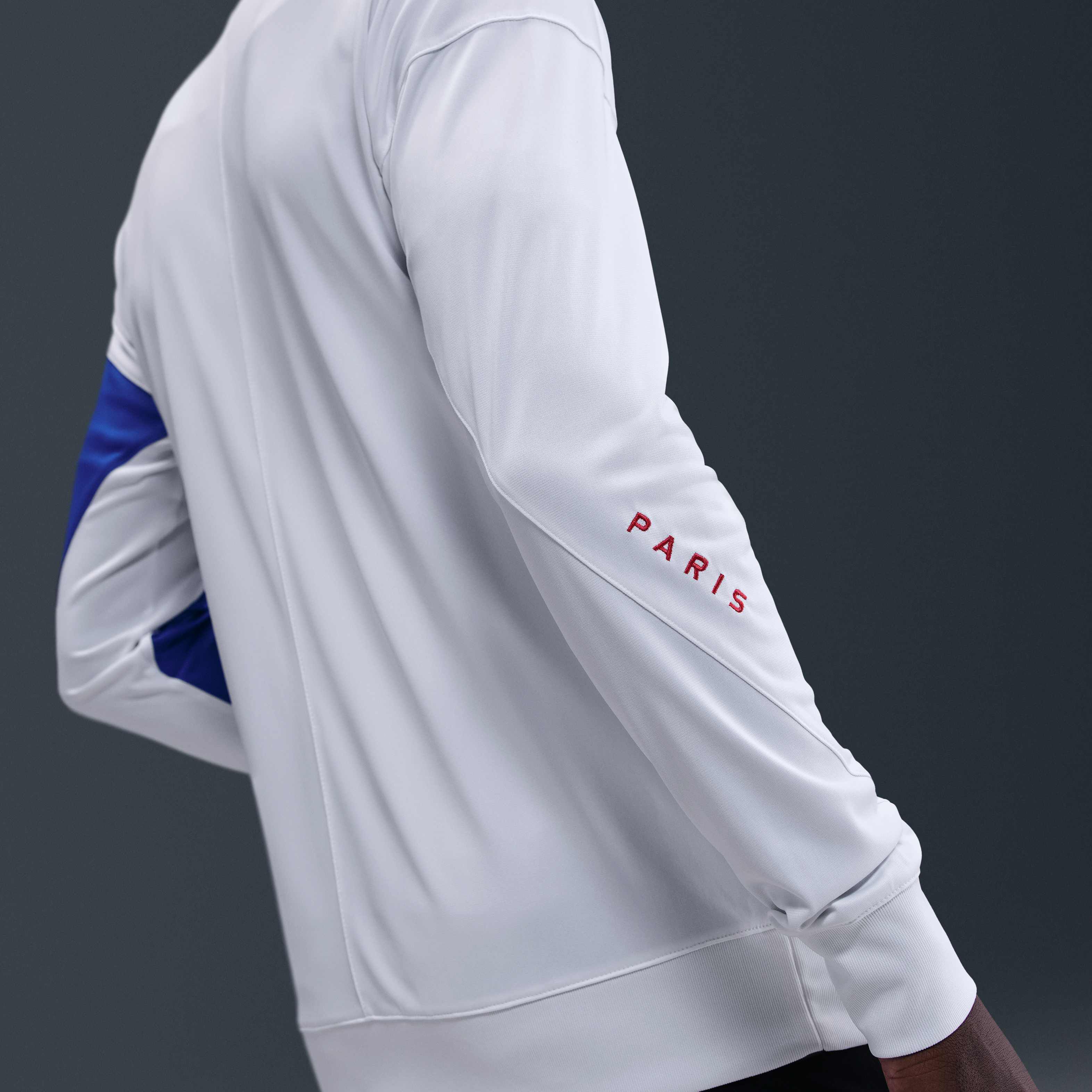 Paris Saint-Germain Strike Third image number 2