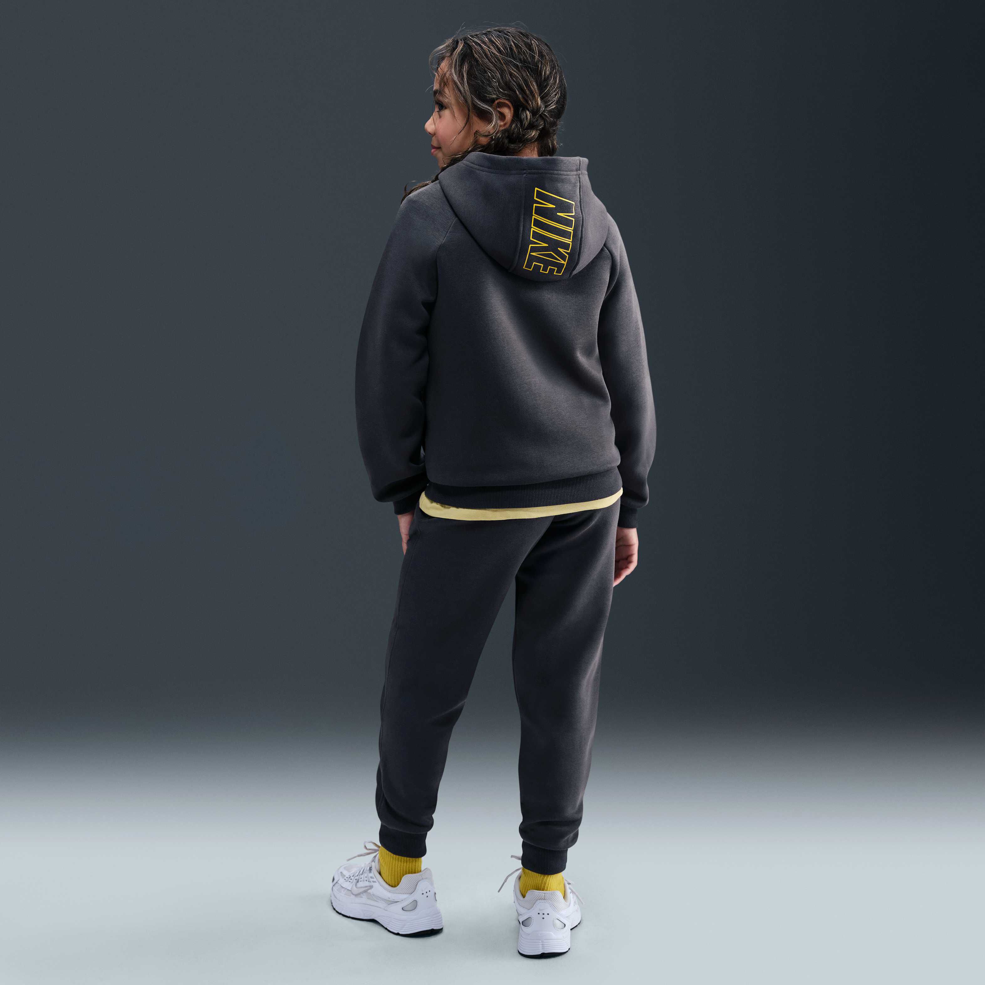 نايكي سبورتسوير كلوب فليس image number 6