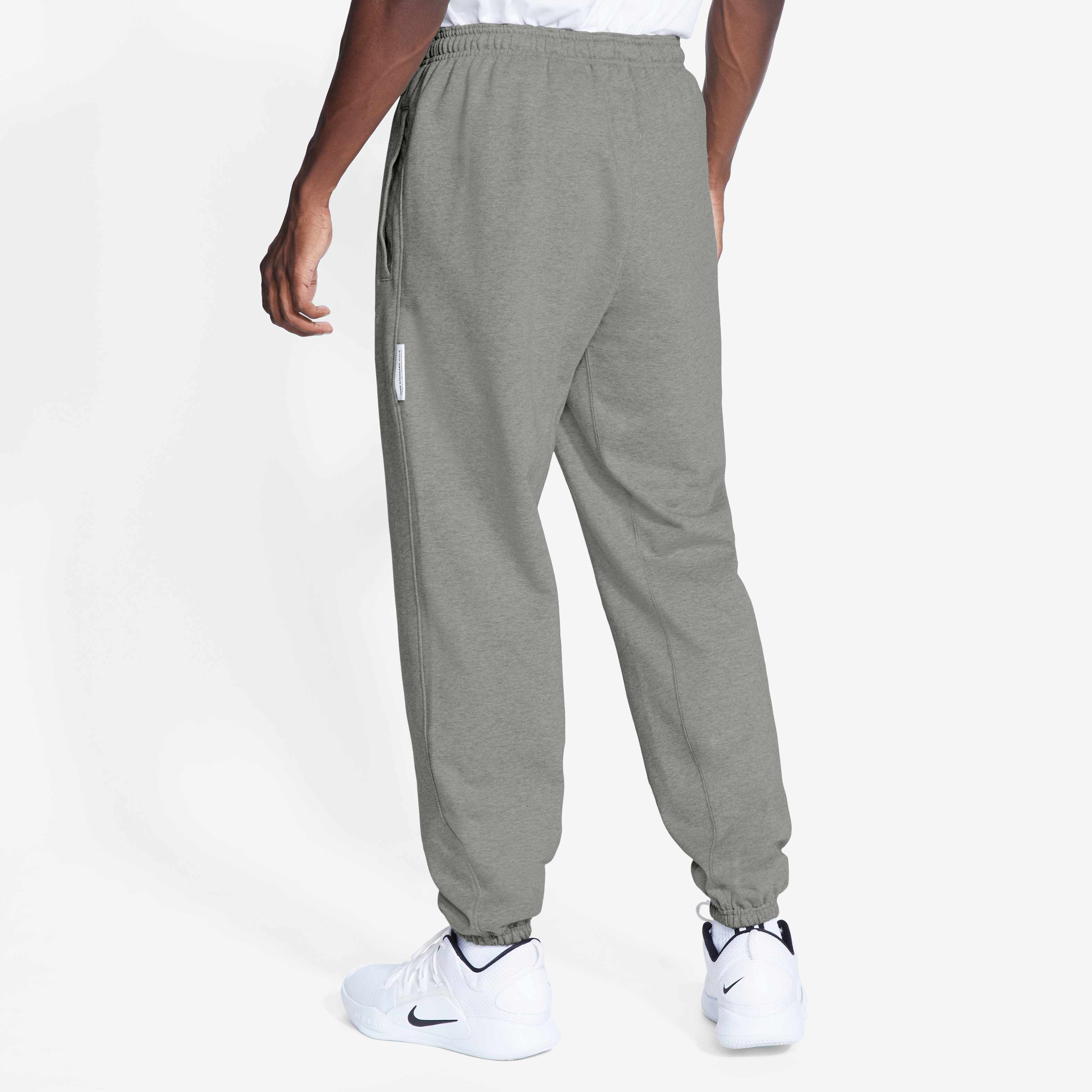 Nike Standard Issue image number 1
