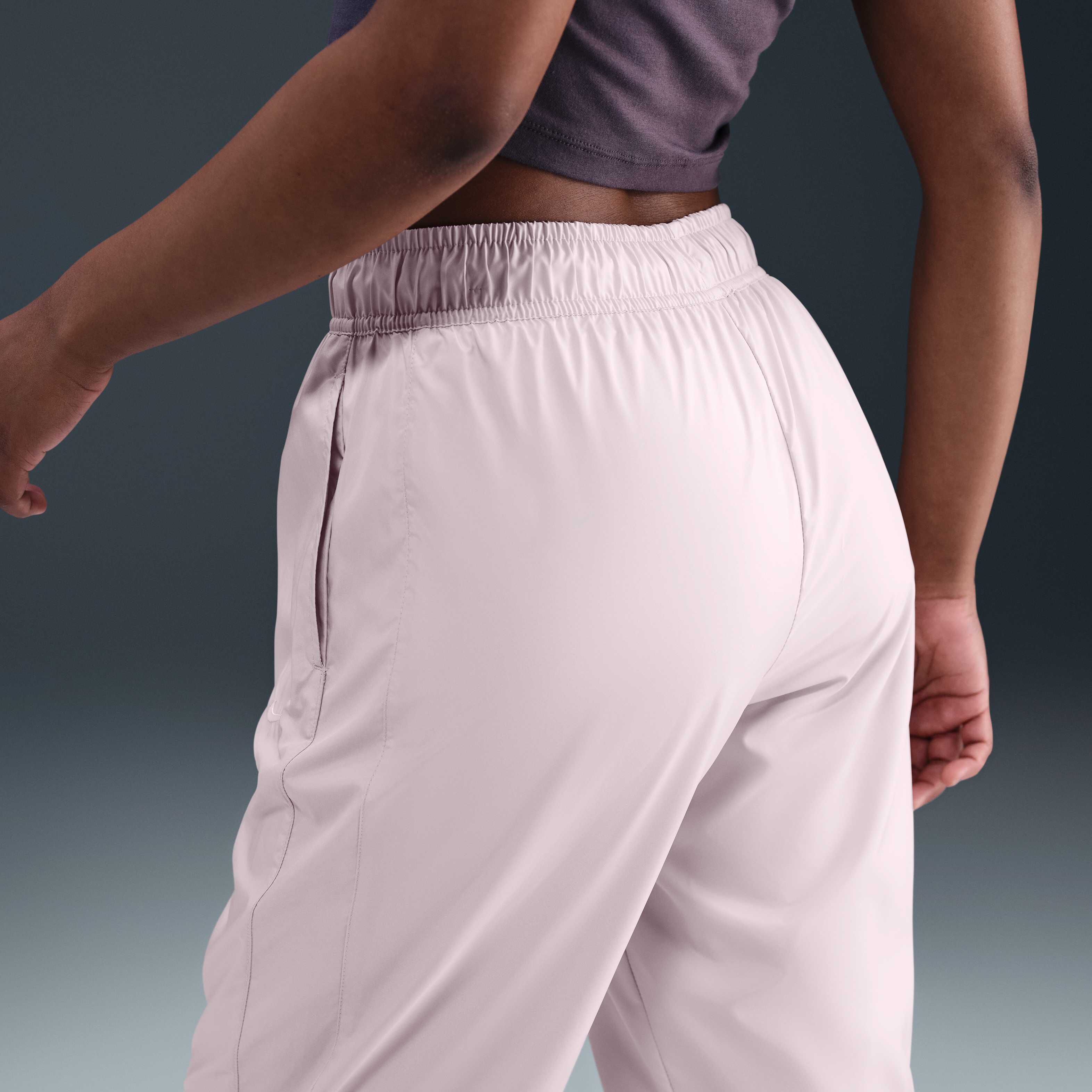 Nike Sportswear Classic Wovens image number 2