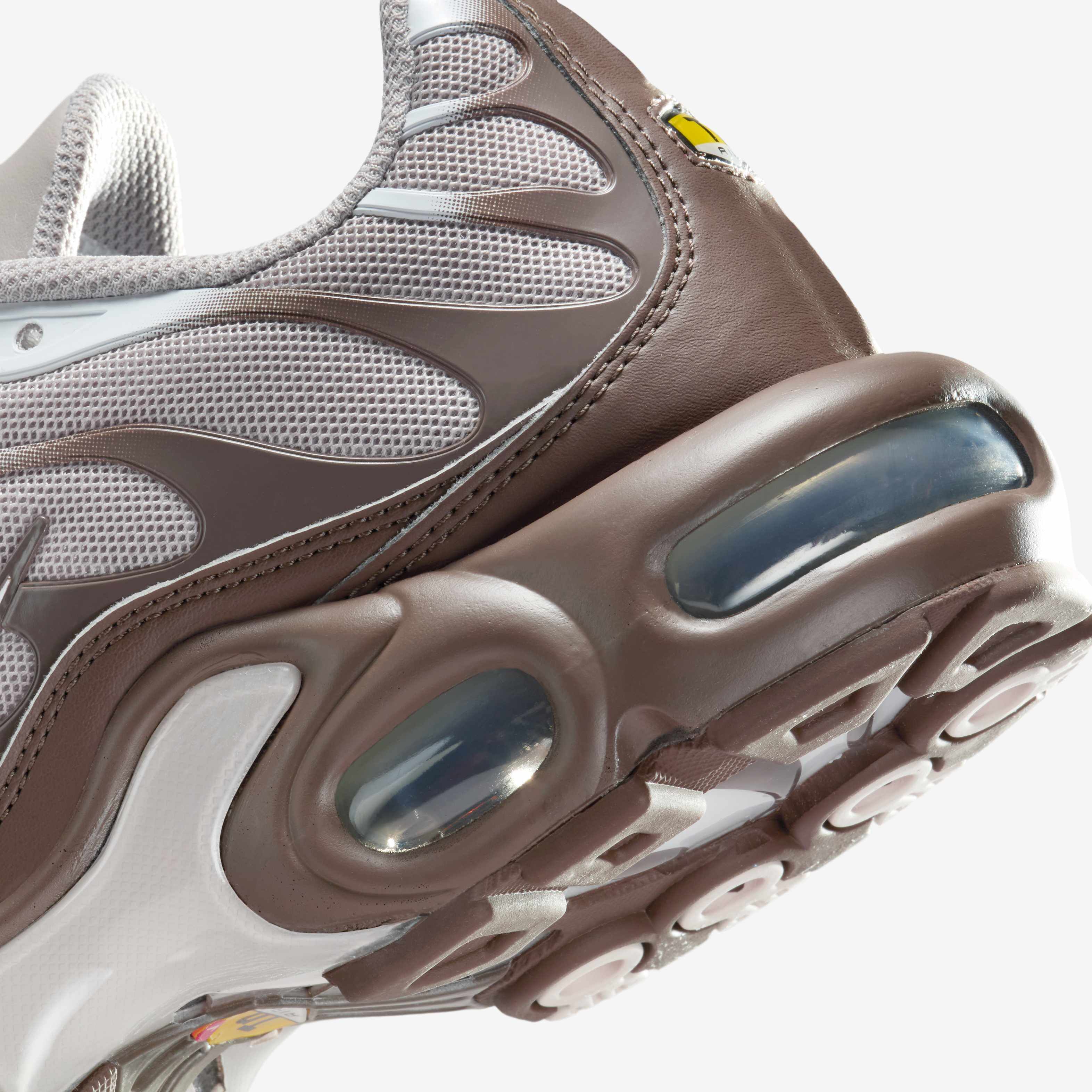 Nike Air Max Plus image number 7