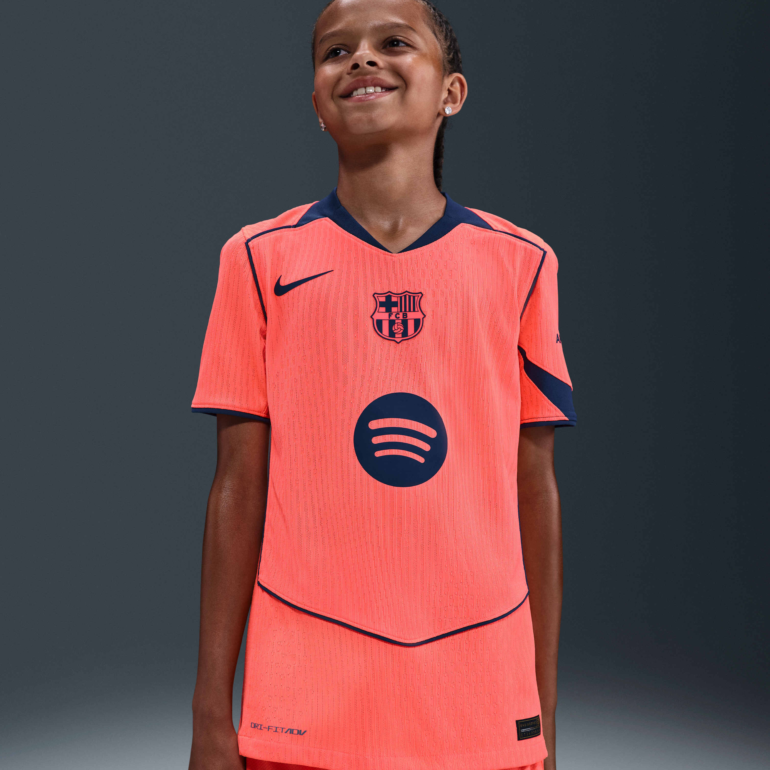 FC Barcelona　21～22Season Nike シャツ 赤・青 Nike Drop Barcelona 21/22 Training & Lifestyle Range