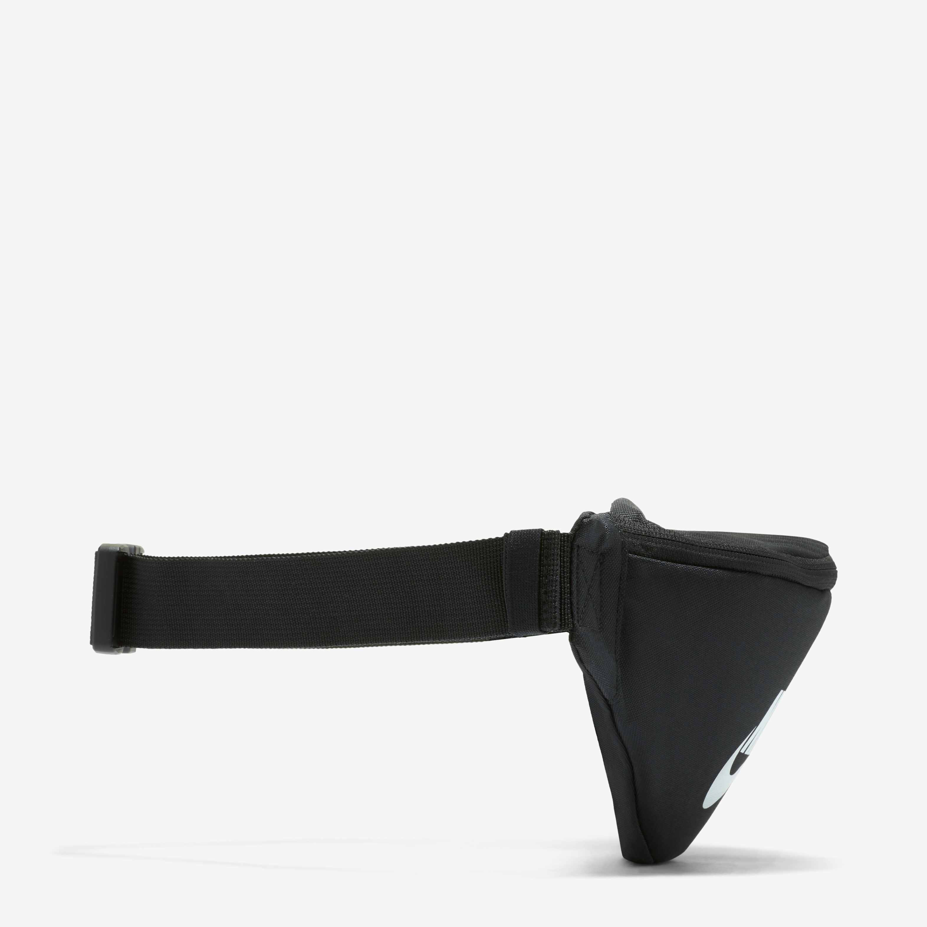 نايكي هيرتج image number 2