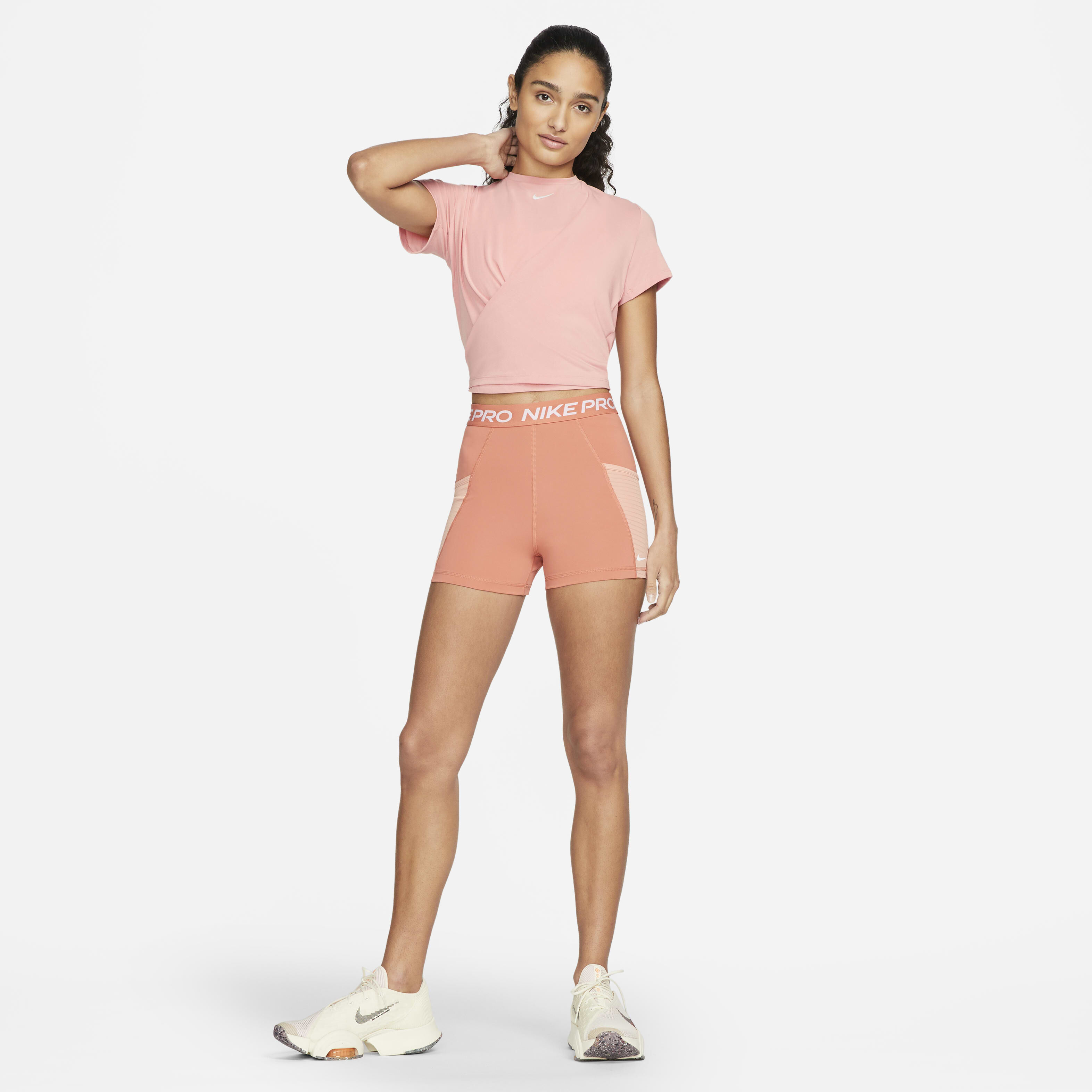 Nike Dri-FIT One Luxe image number 3