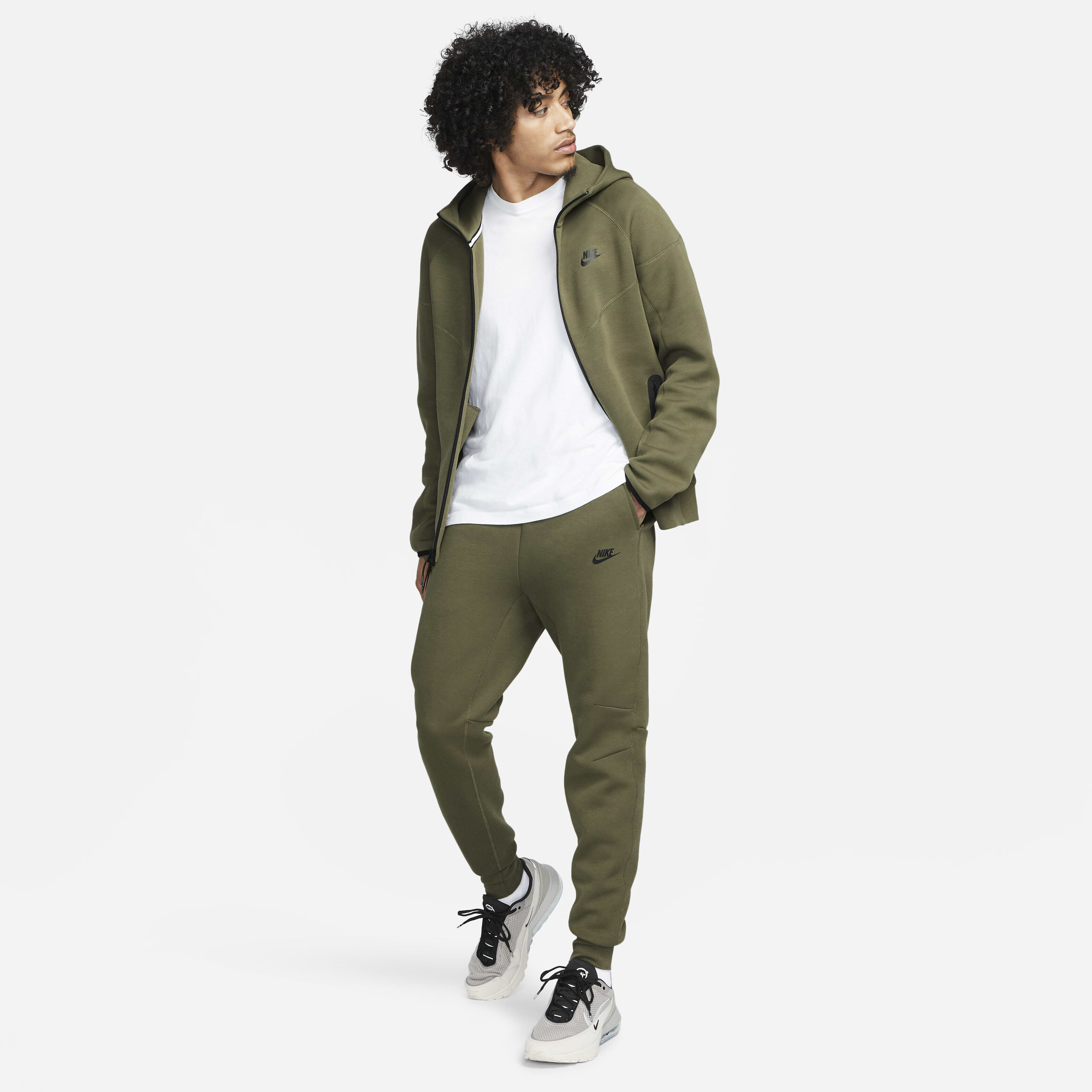 Nike Sportswear Tech Fleece image number 9