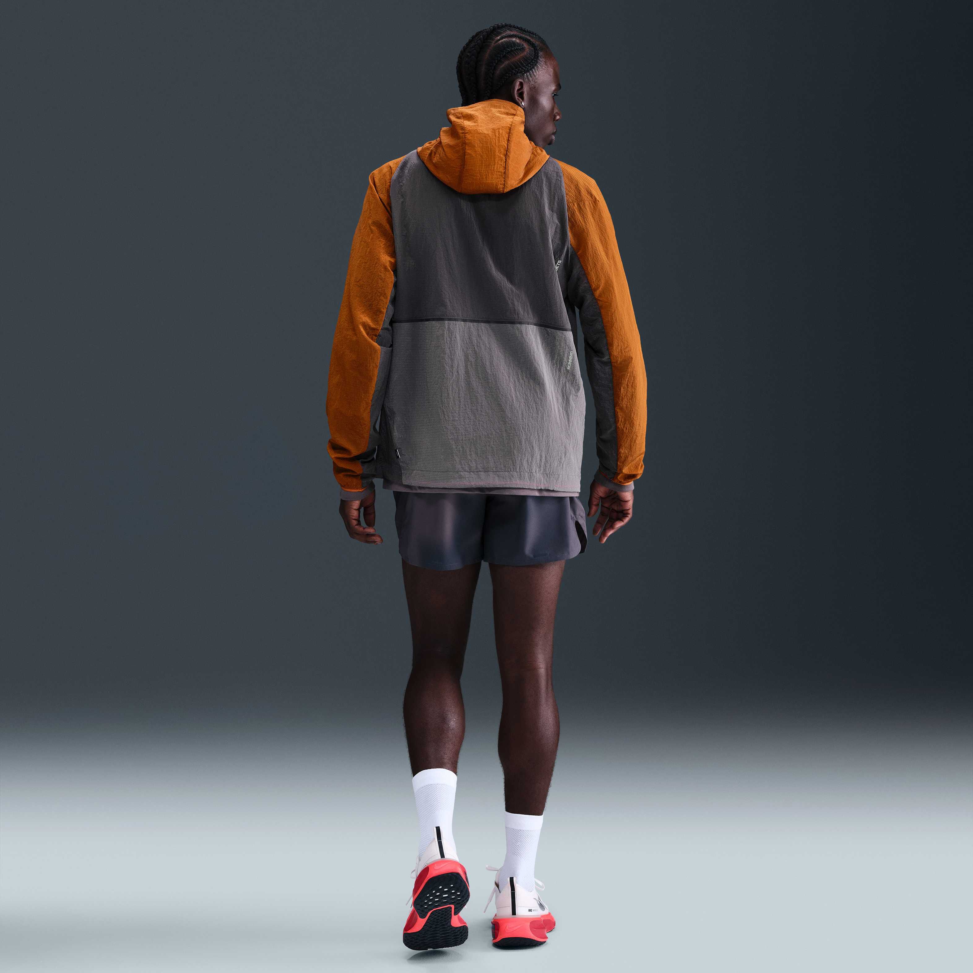 Nike Running Division image number 4