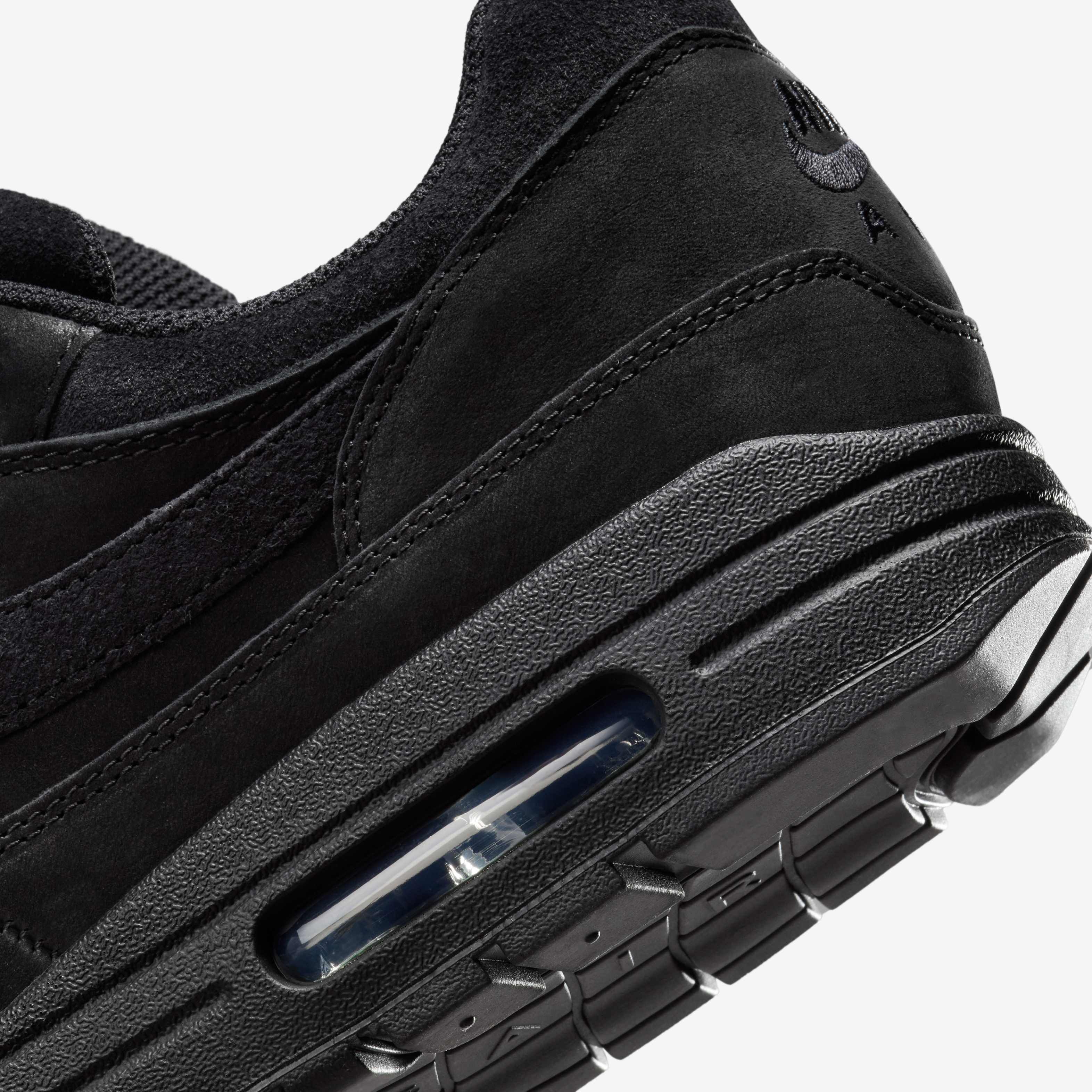 nike black suede air max