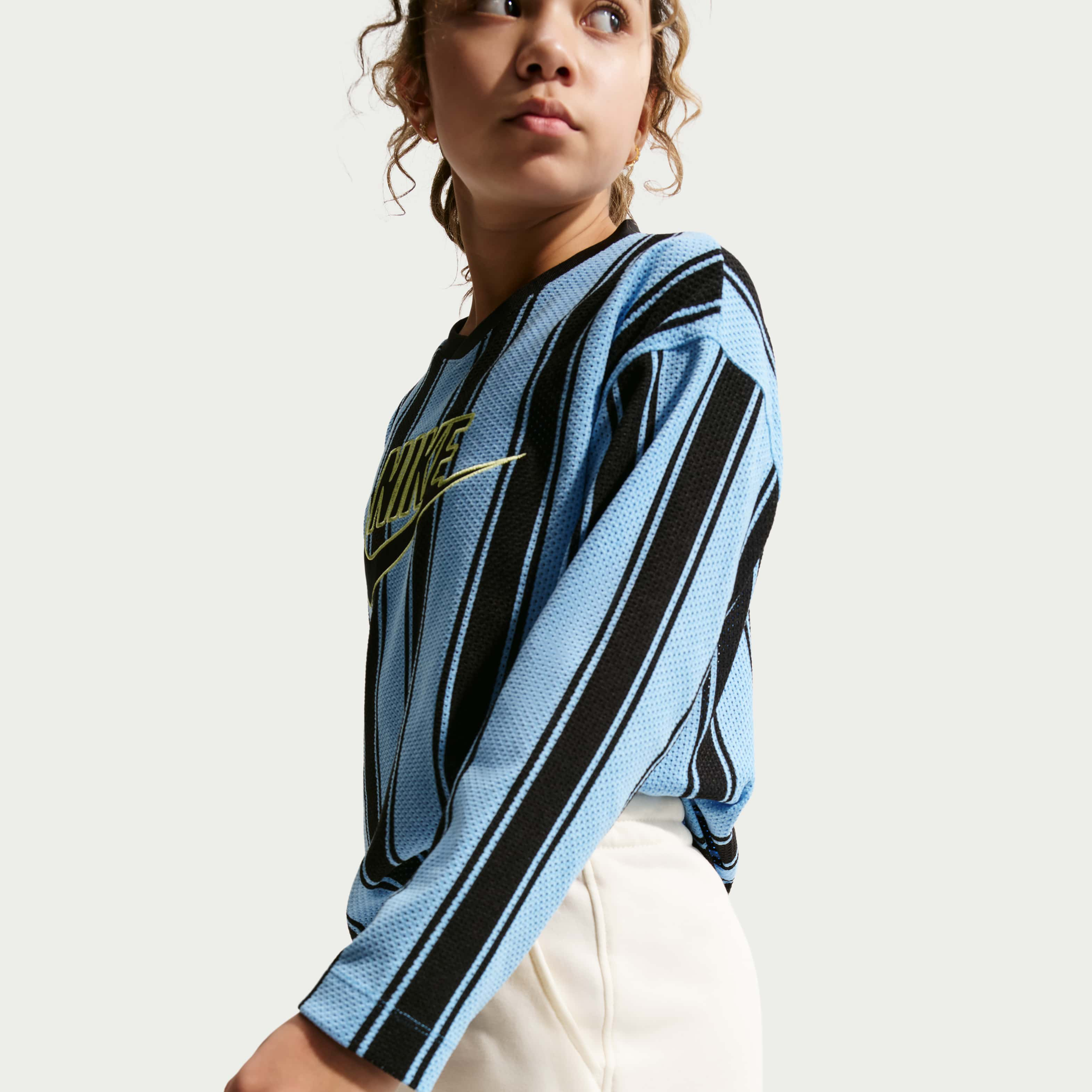 Nike Sportswear Club image number 1
