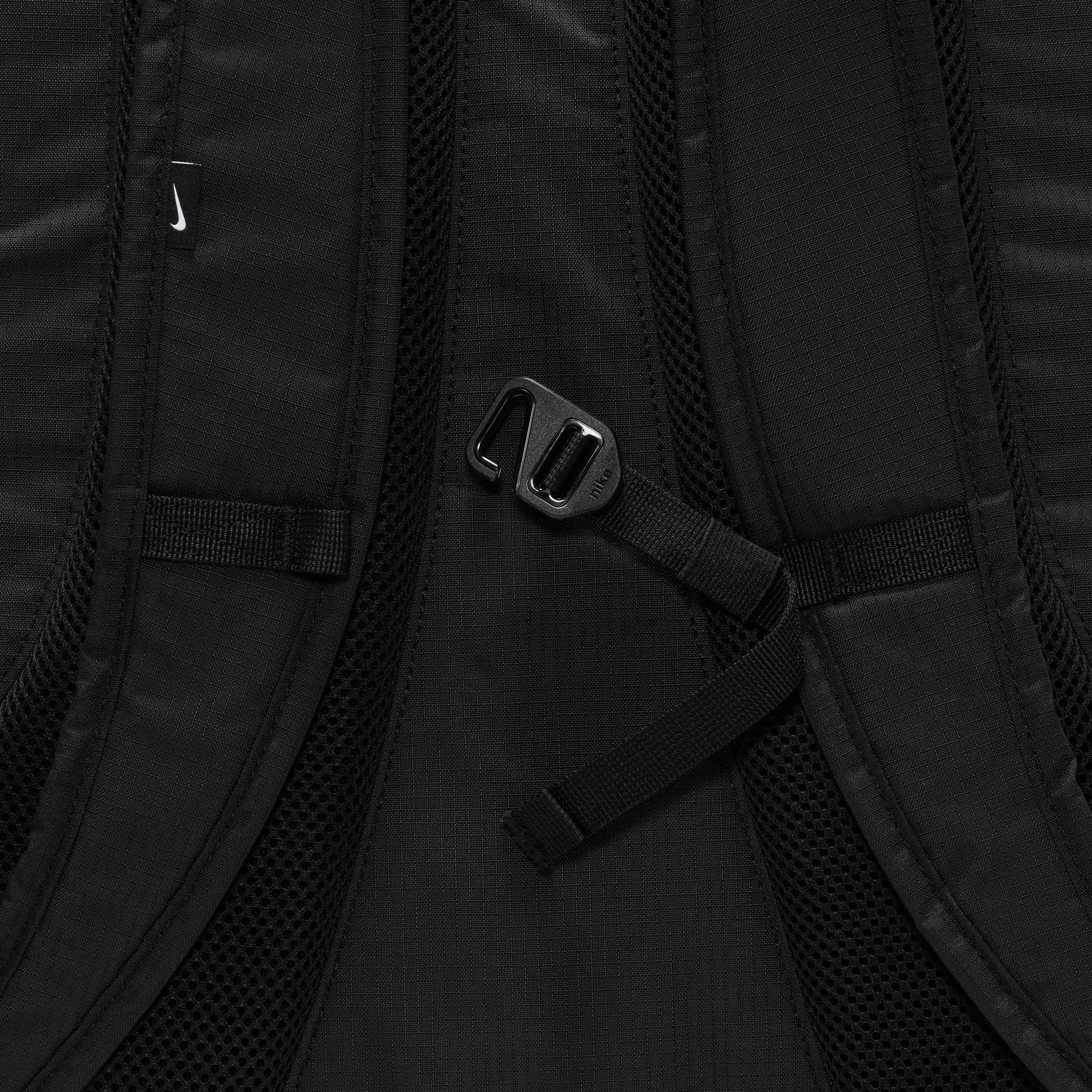 نايكي هايوارد image number 7