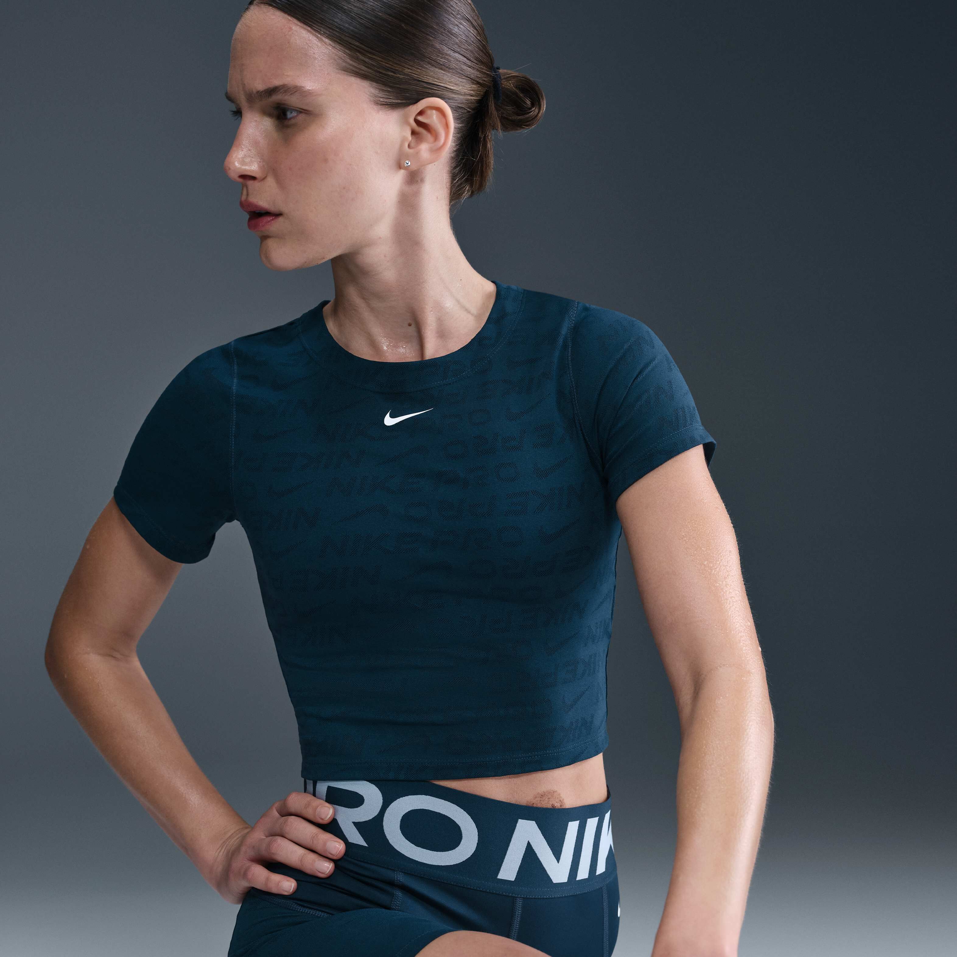 Nike Pro image number 2