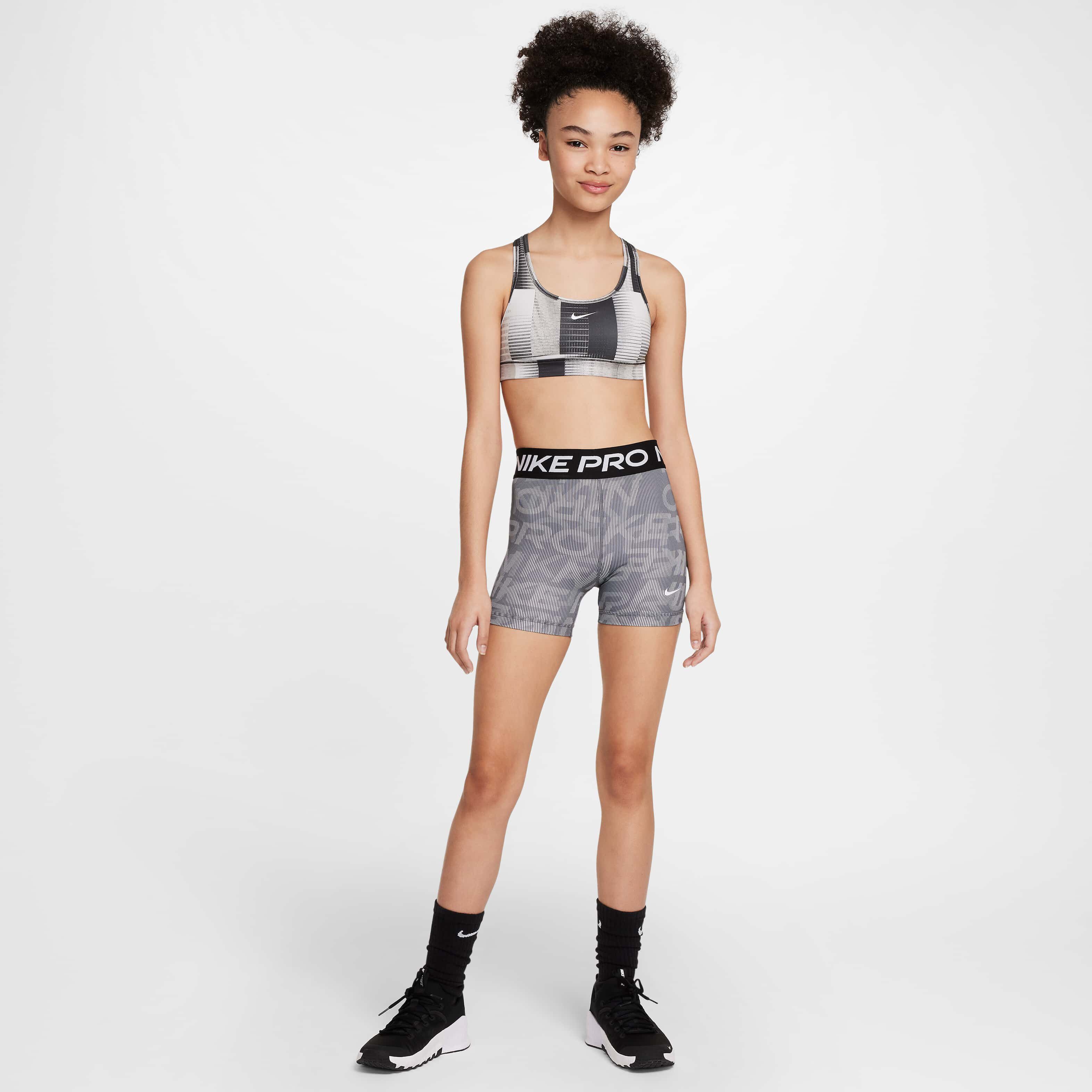 Nike Pro image number 7