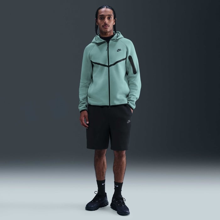 Nike Tech image number 3 Nike Tech image number 3