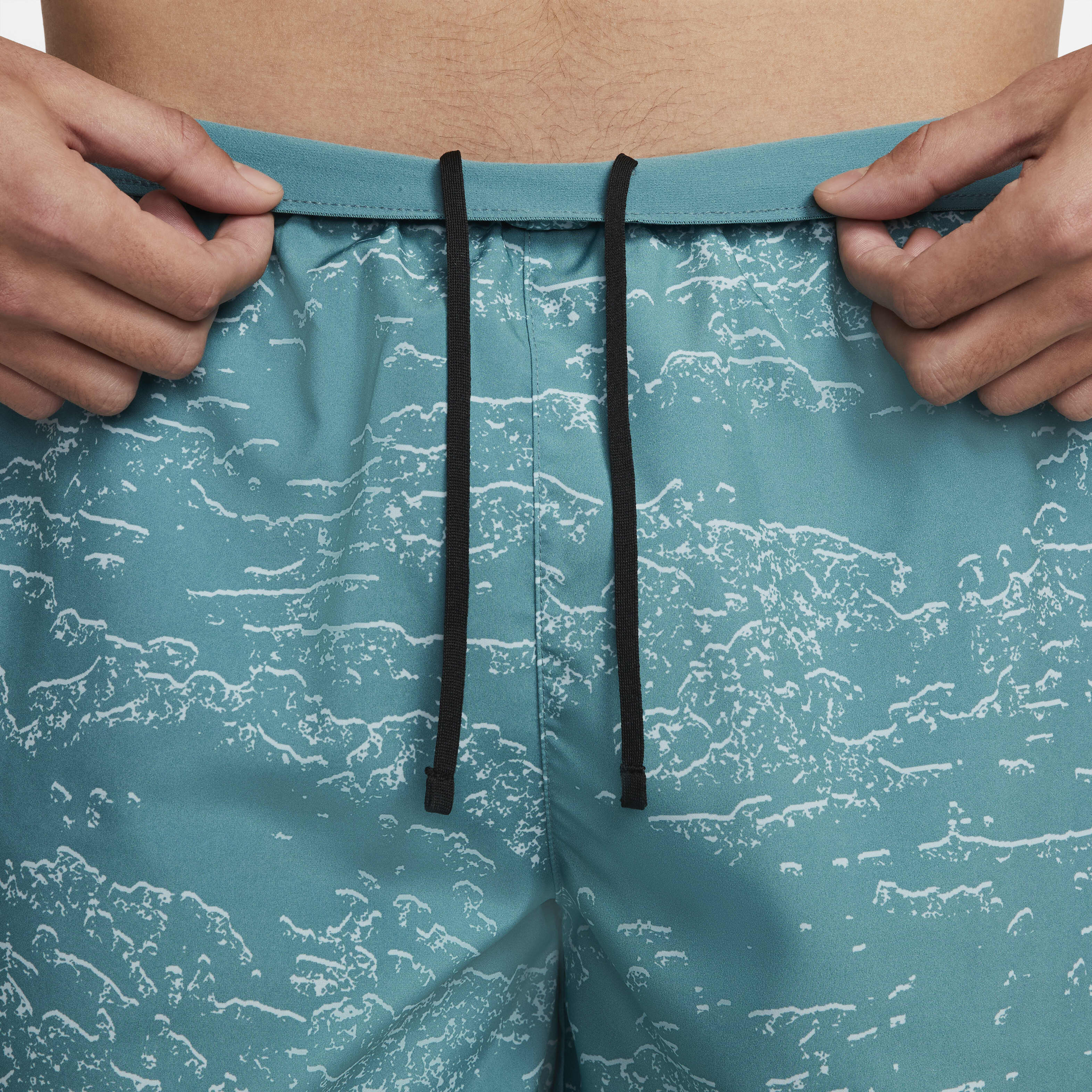 Nike Dri-FIT Run Division Challenger image number 4