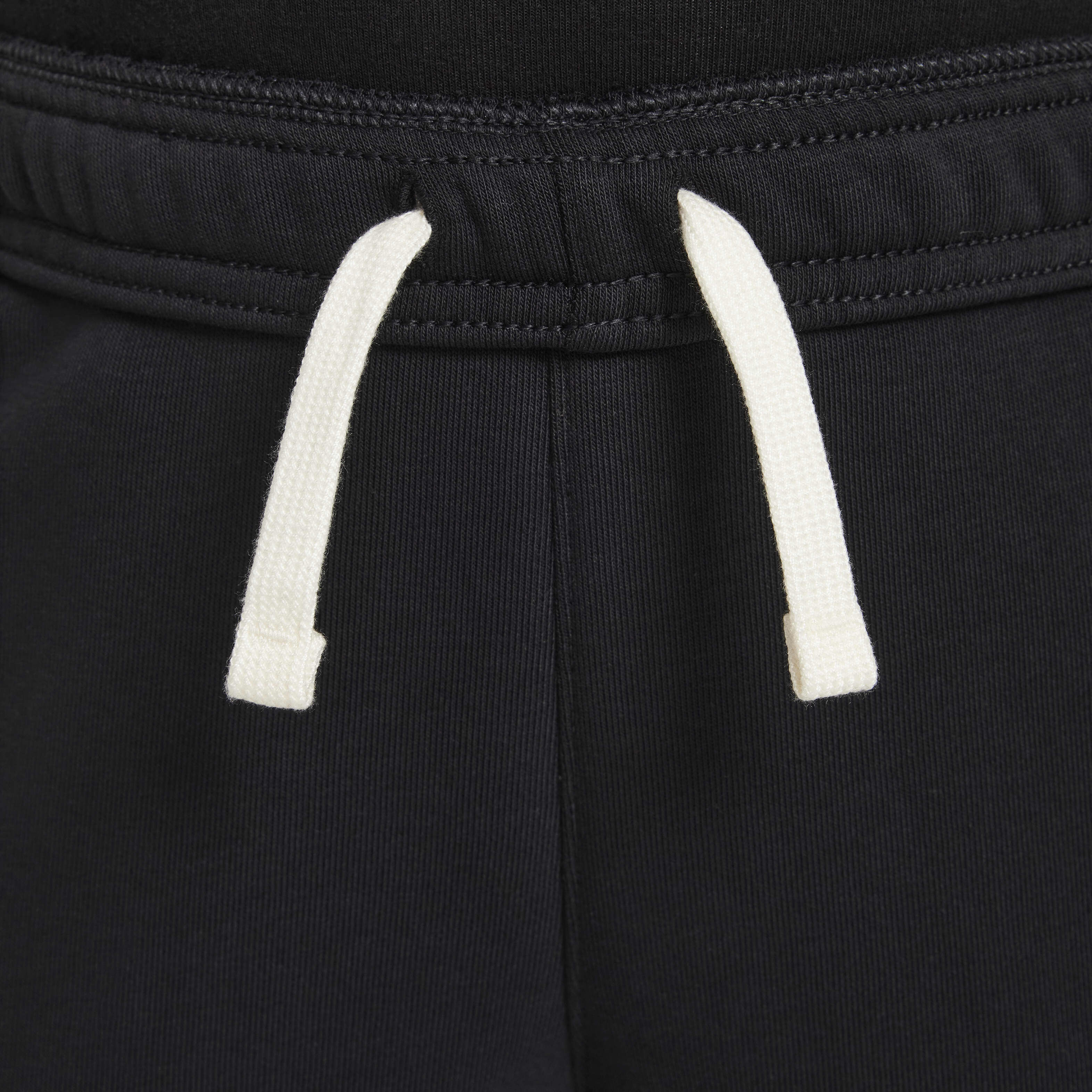Nike Standard Issue image number 4