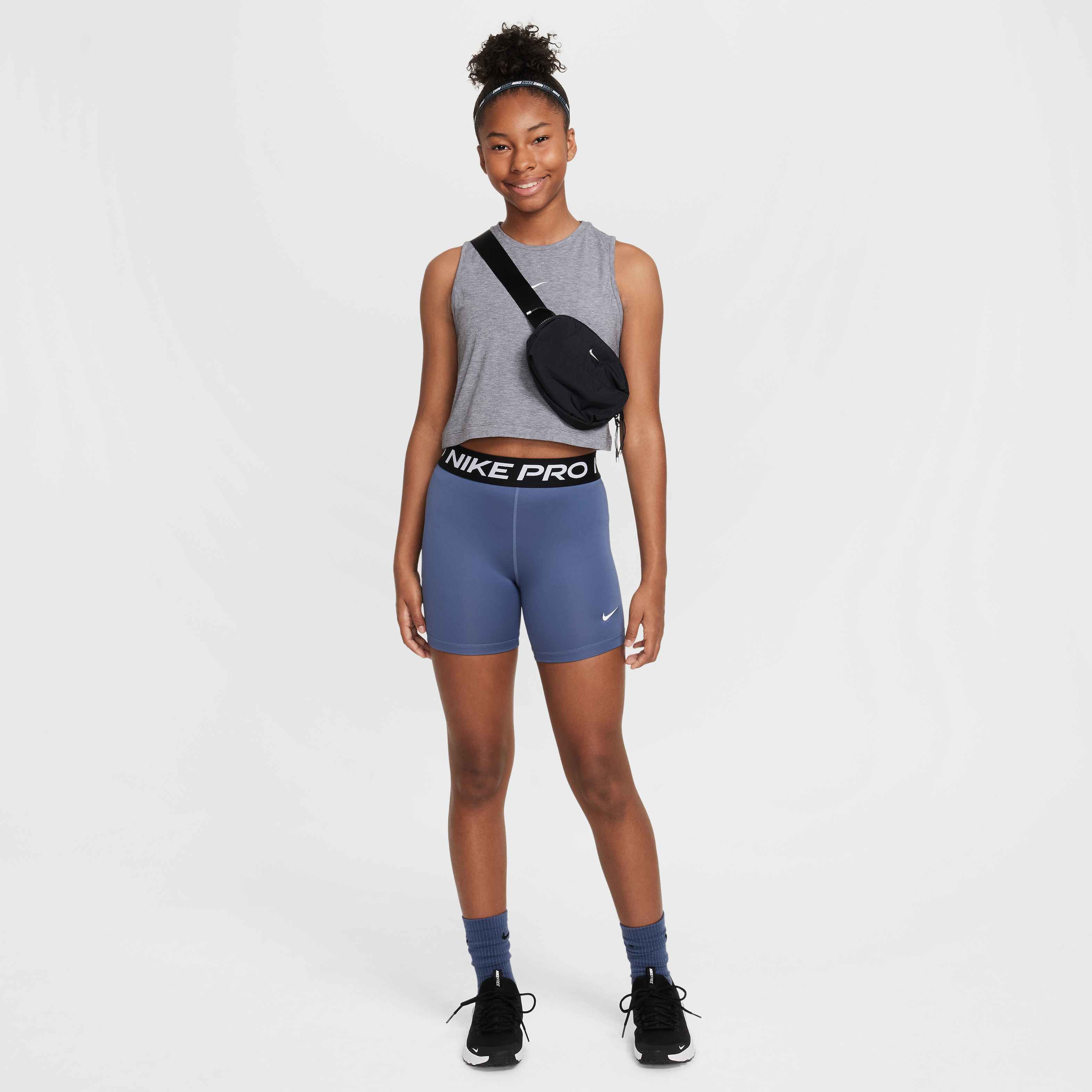 Nike Pro image number 5