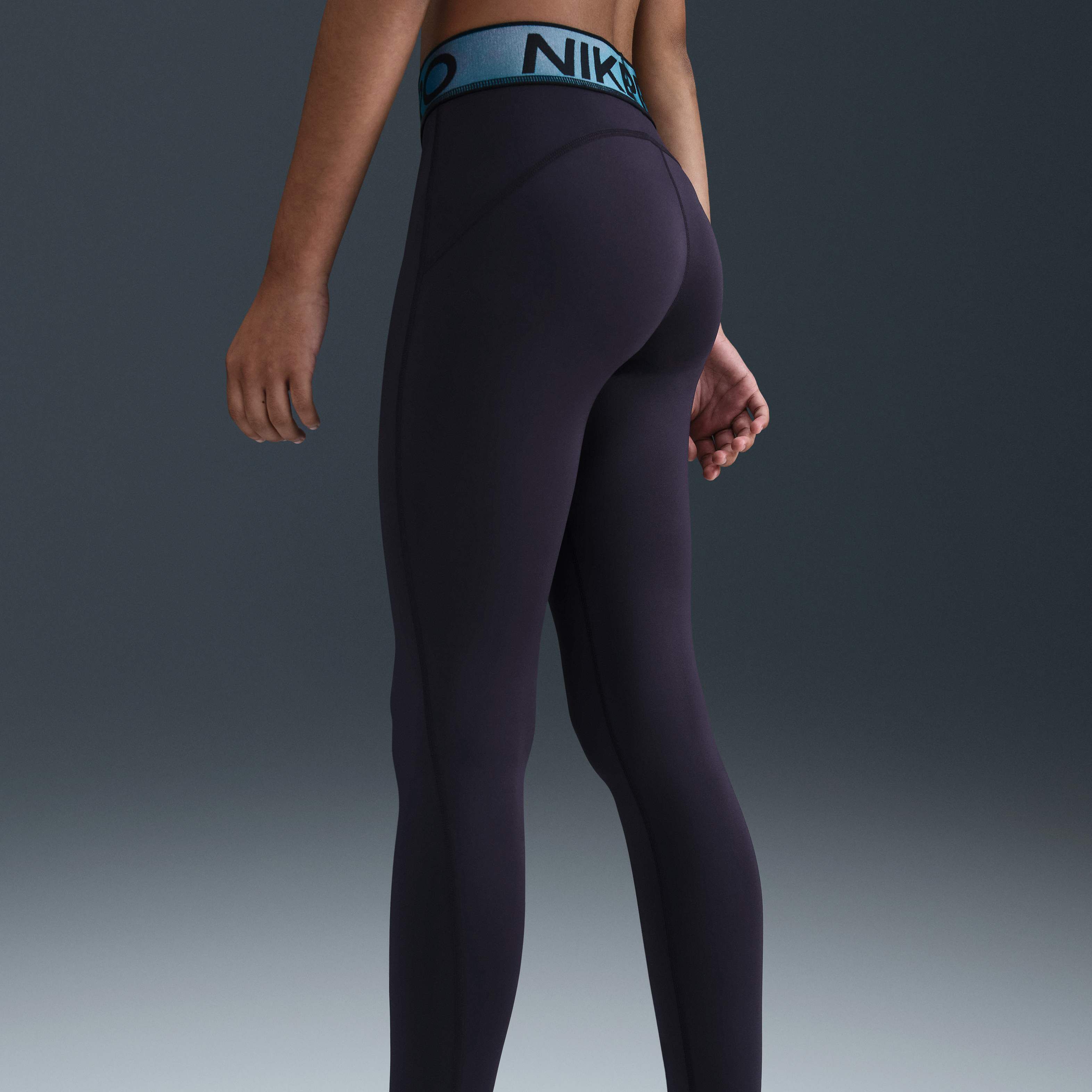 Nike Pro image number 2