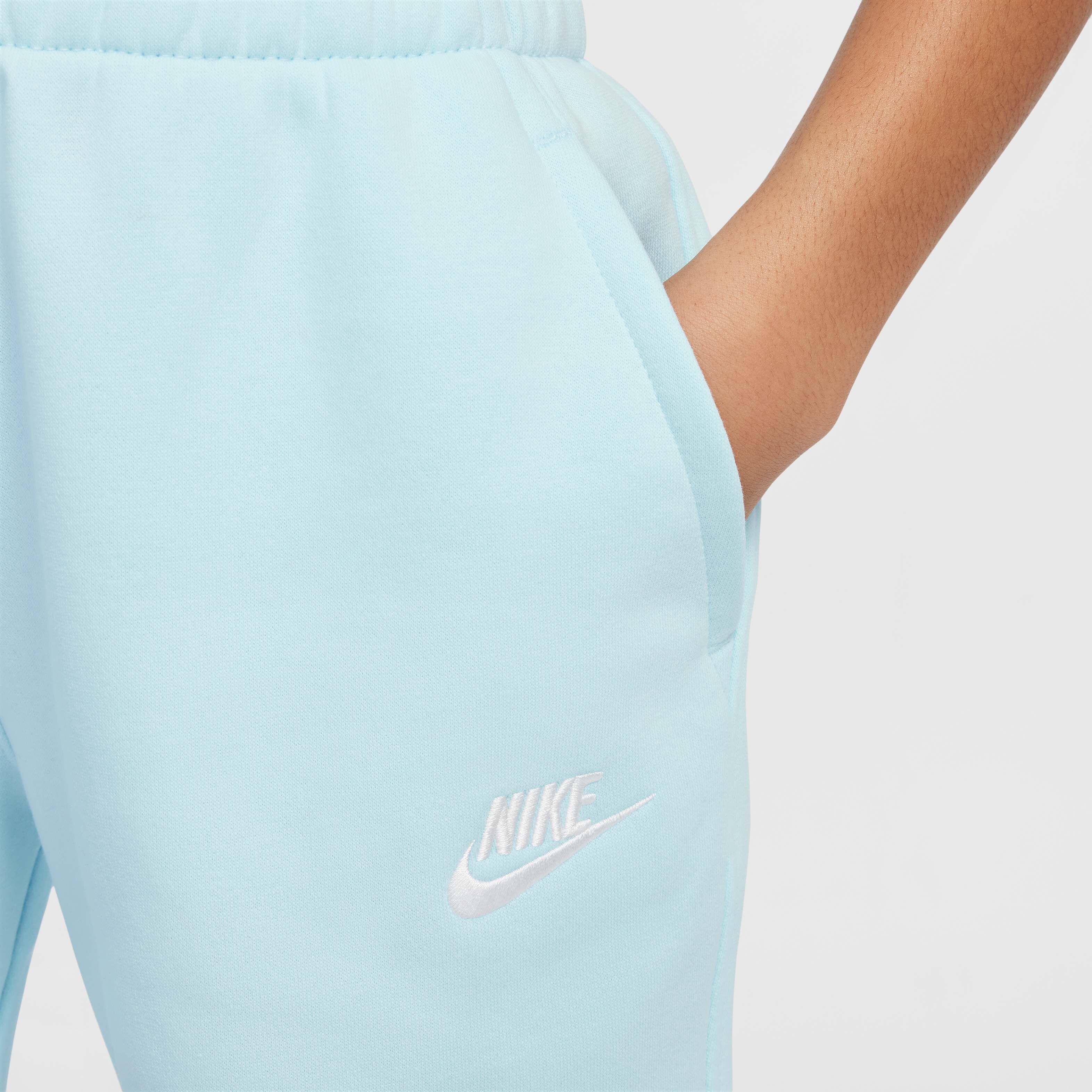 نايكي سبورتسوير كلوب فليس image number 3