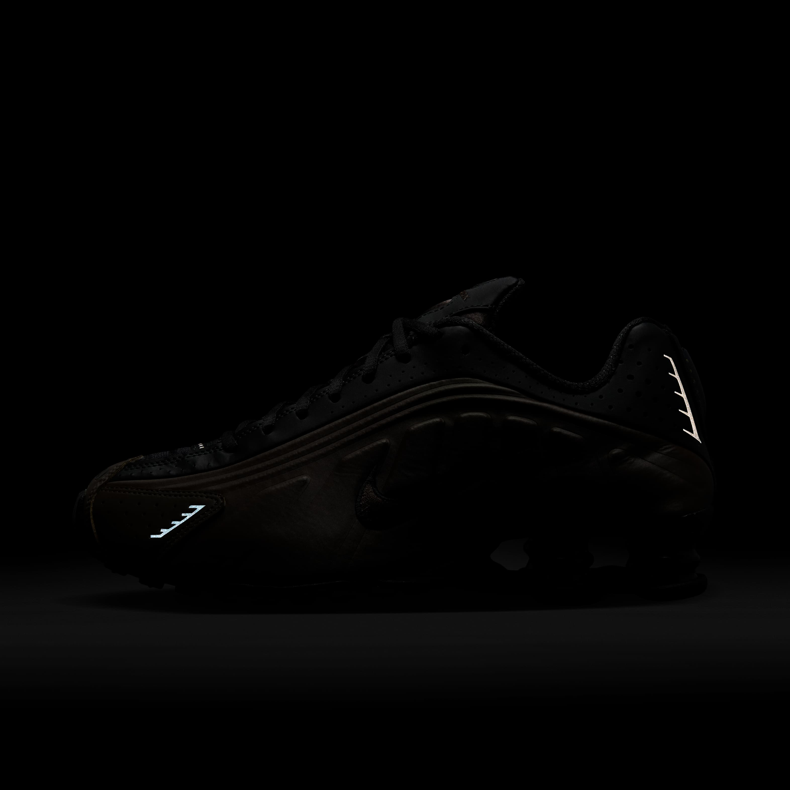 Nike Shox R4 image number 10