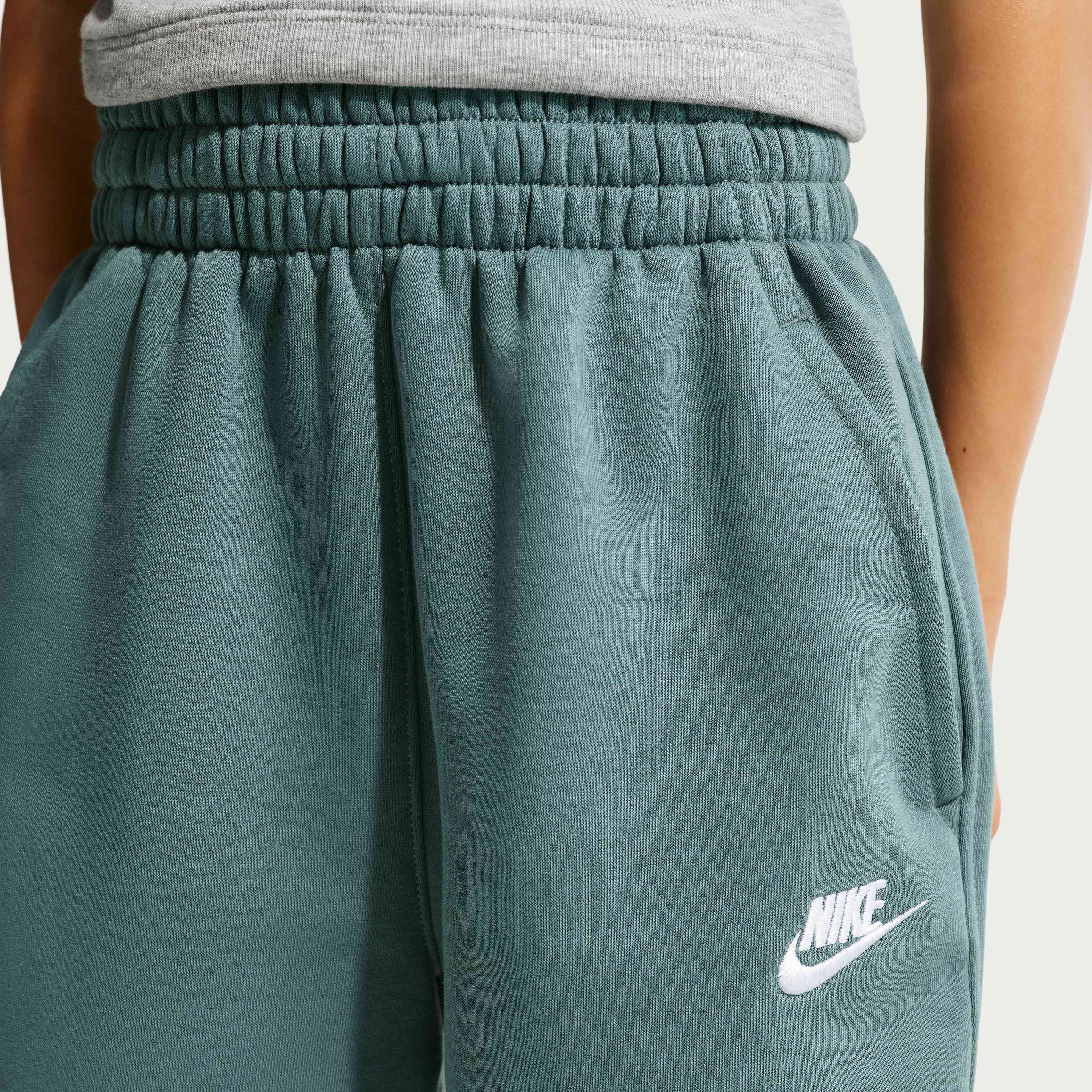 نايكي سبورتسوير كلوب فليس image number 1