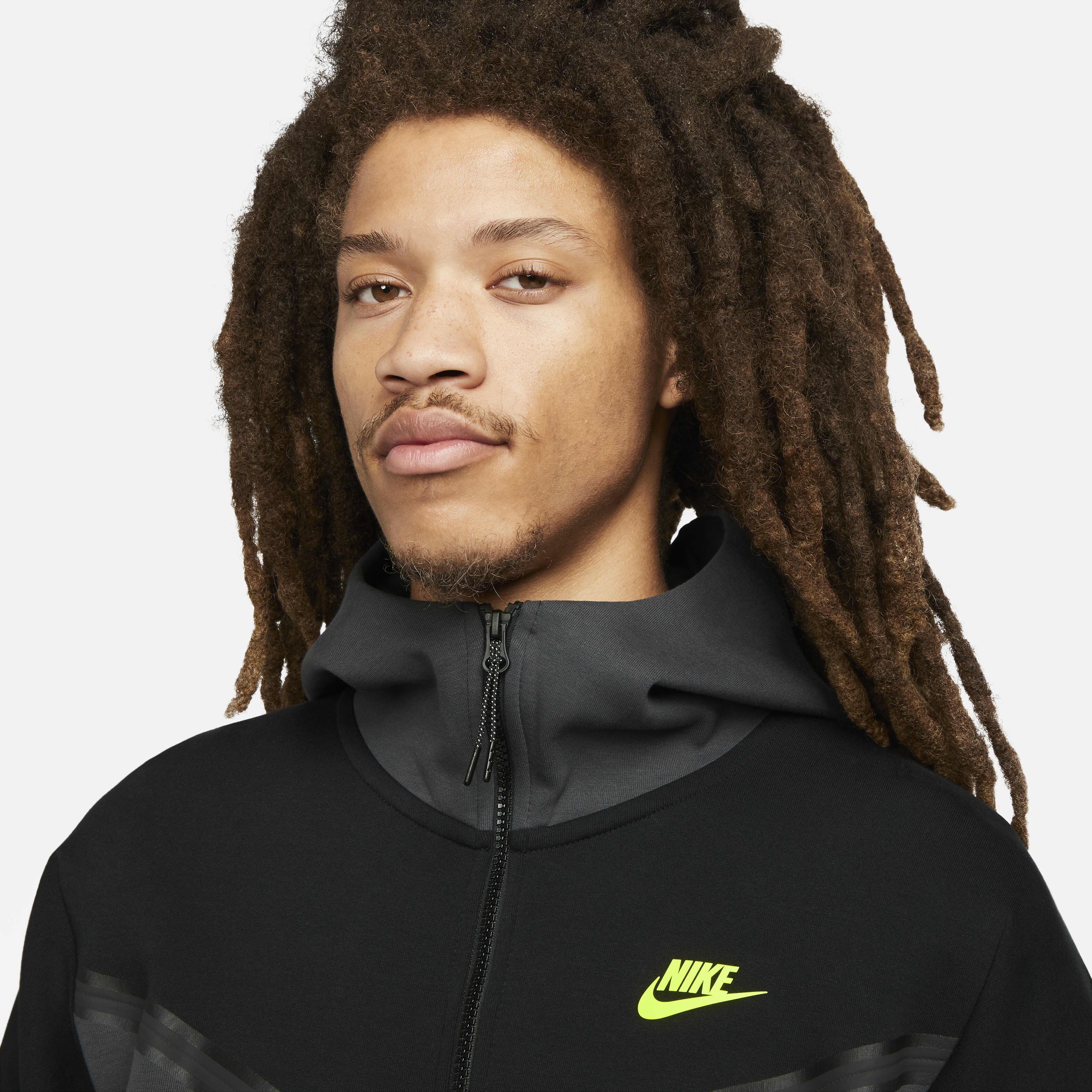نايكي سبورتسوير تَك فليس image number 2