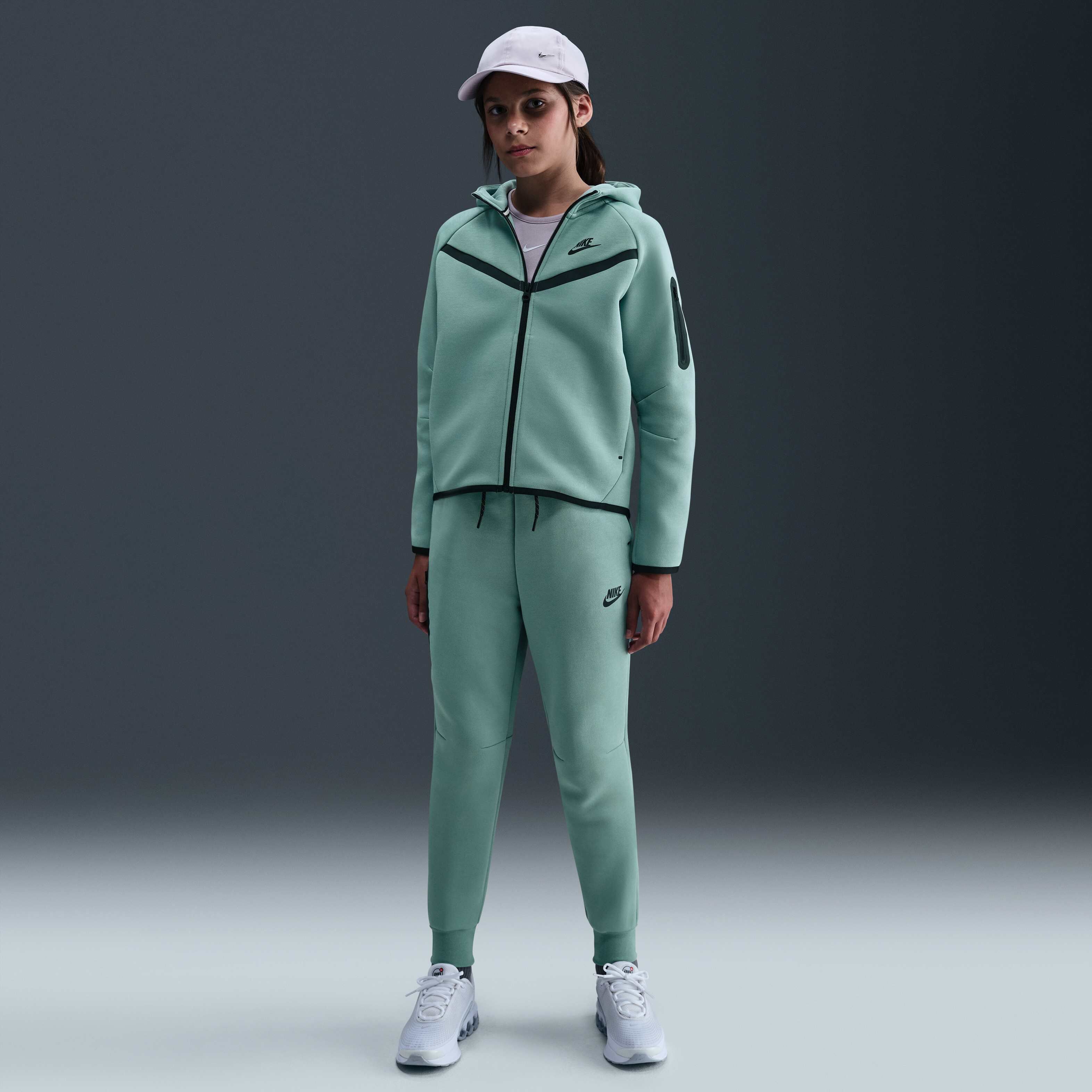 Nike Sportswear Tech Fleece image number 3