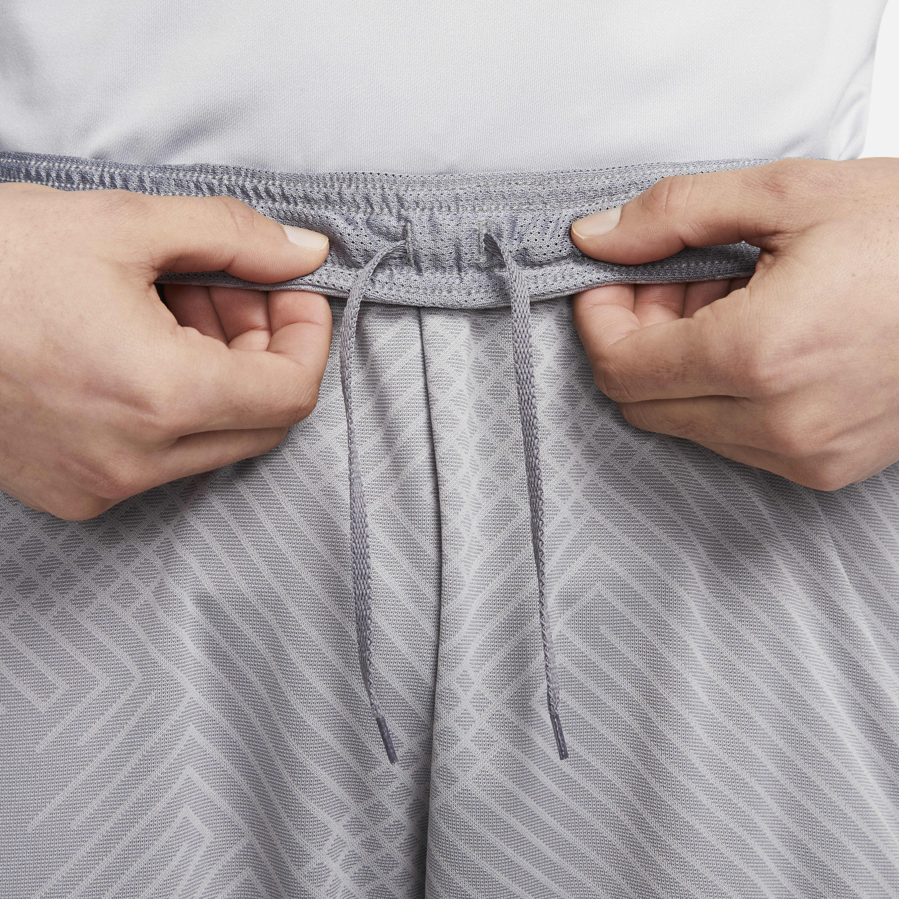 Liverpool Strike image number 6