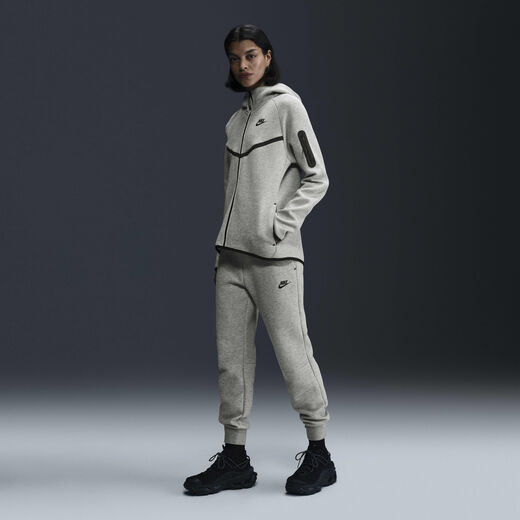 Alexia Putellas-Nike, Nike Sportswear Tech Fleece, Women's Mid-Rise Joggers Alexia Putellas-Nike, Nike Sportswear Tech Fleece, Women's Mid-Rise Joggers