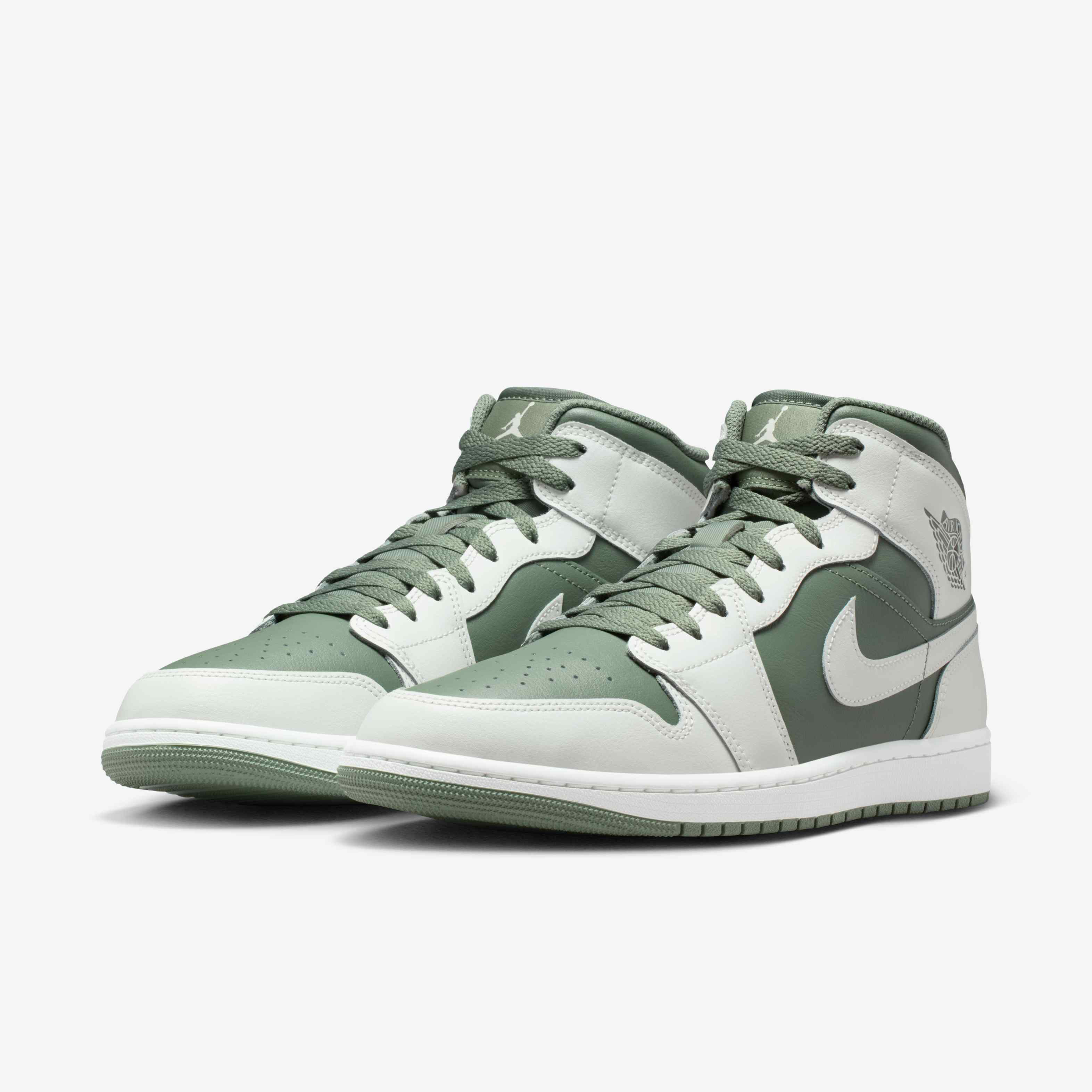 Air Jordan 1 Mid image number 4