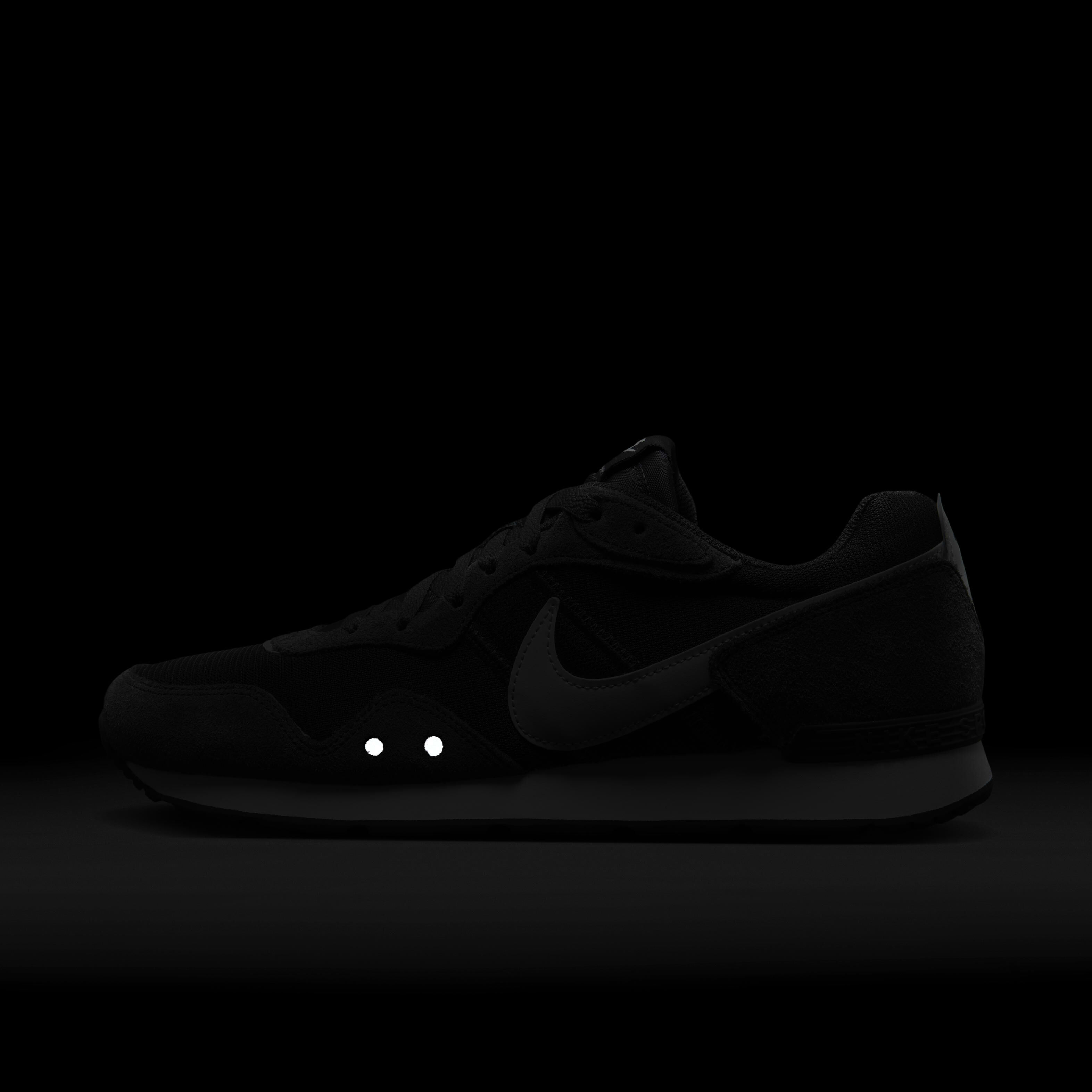 Nike Venture Runner image number 10