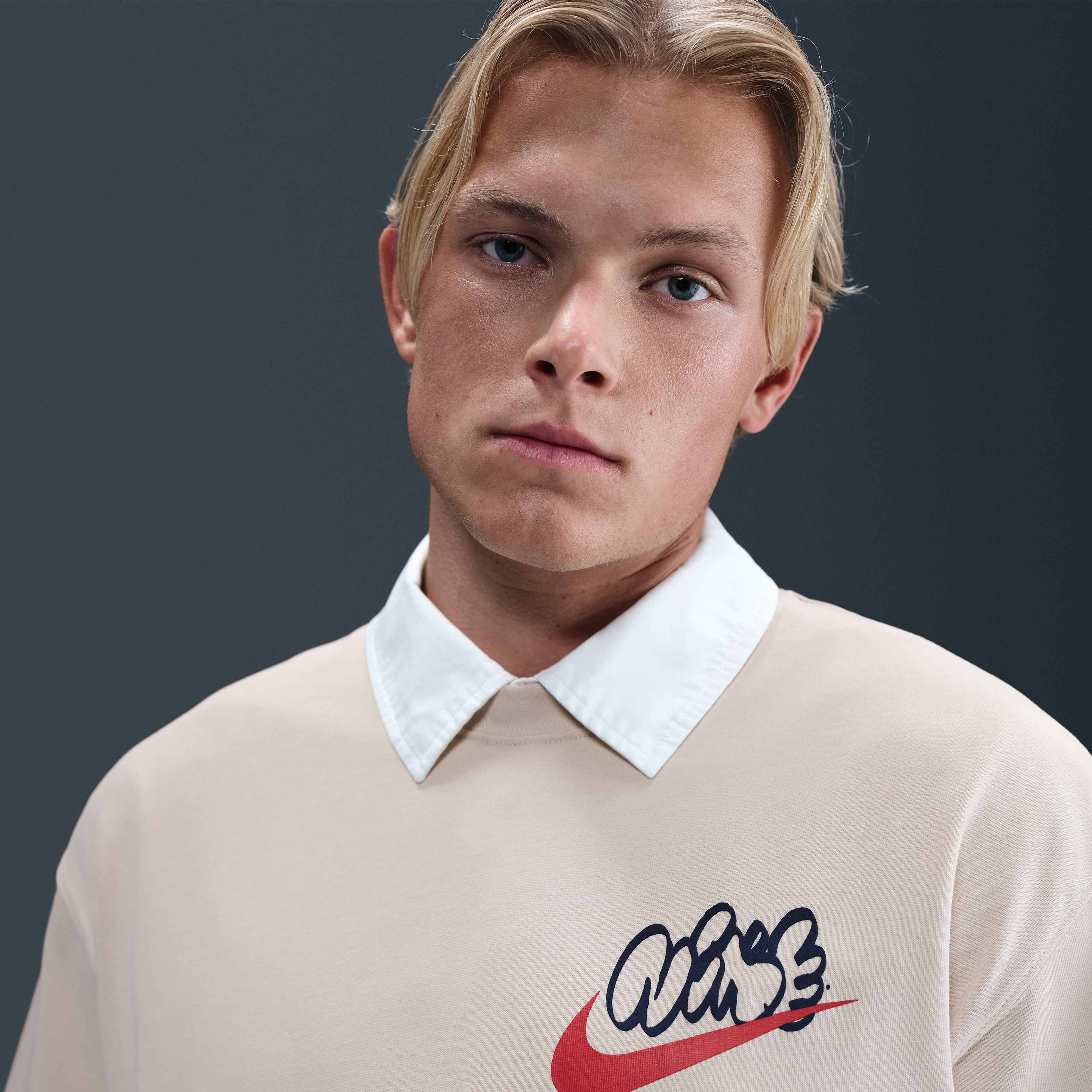 Nike Solo Swoosh image number 2