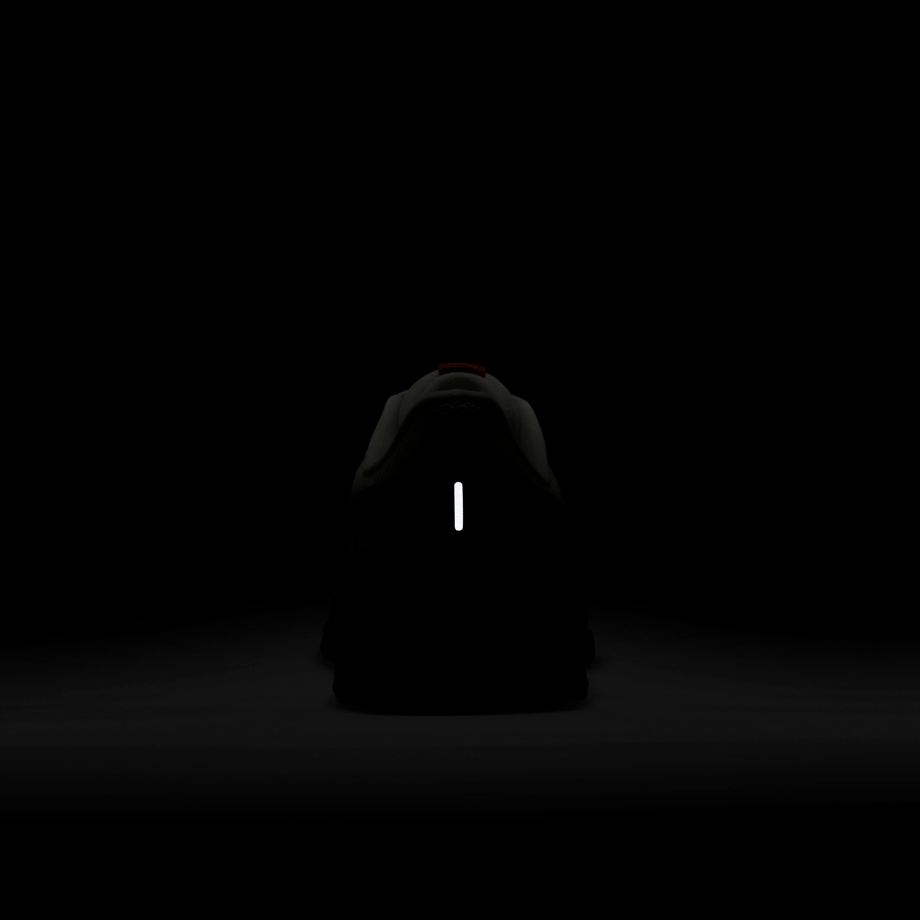 Nike Structure 25 image number 9