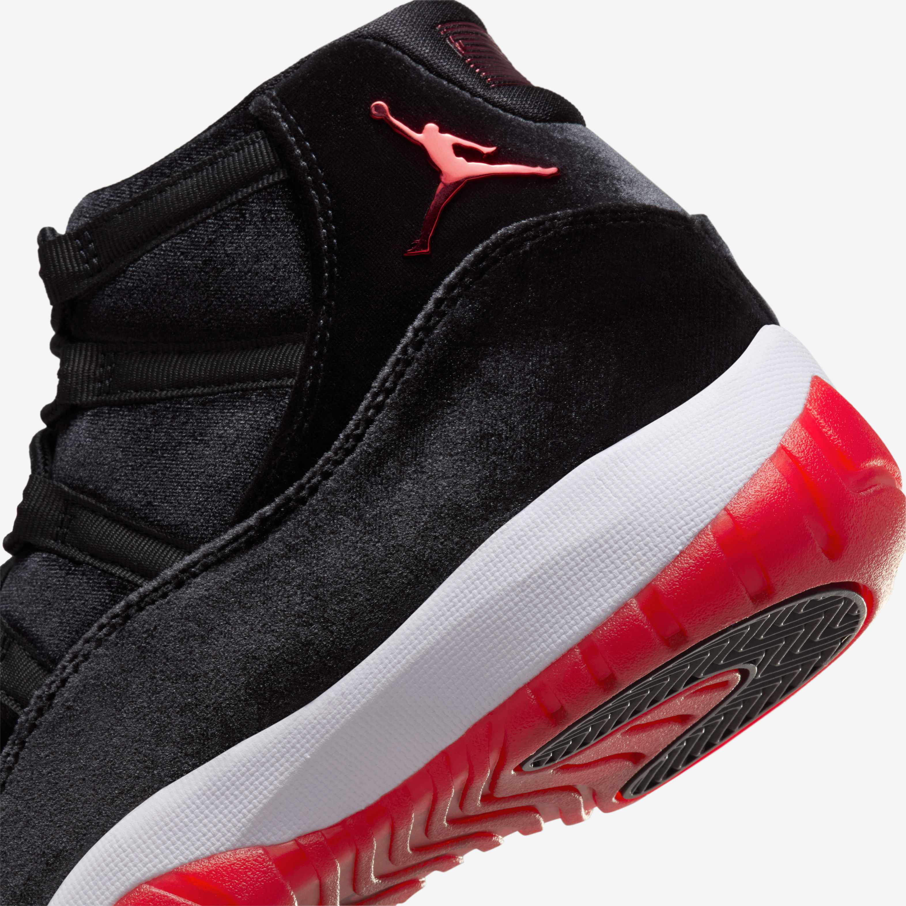 Air Jordan 11 Retro 'Bred Velvet' image number 7