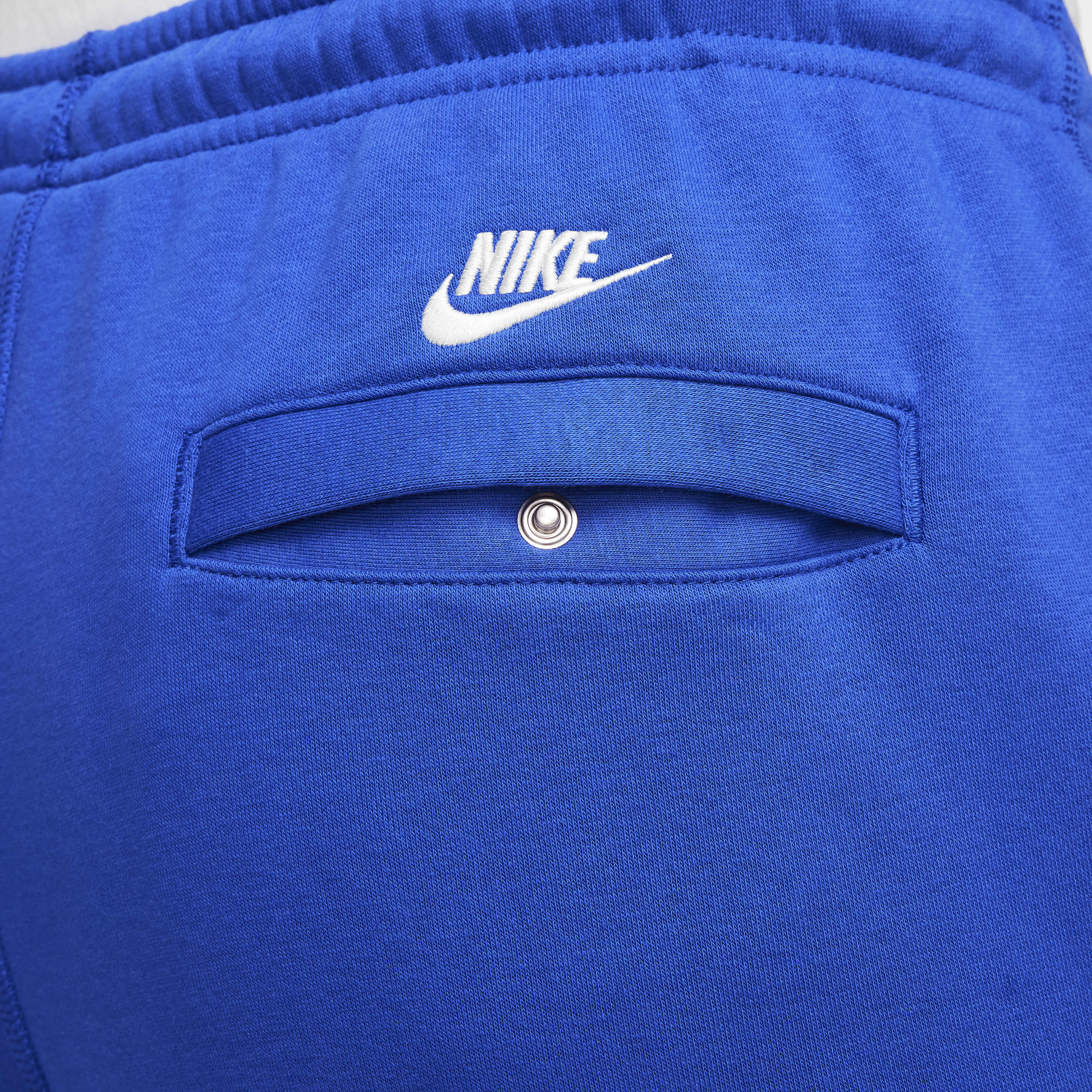 Nike Sportswear Club image number 3