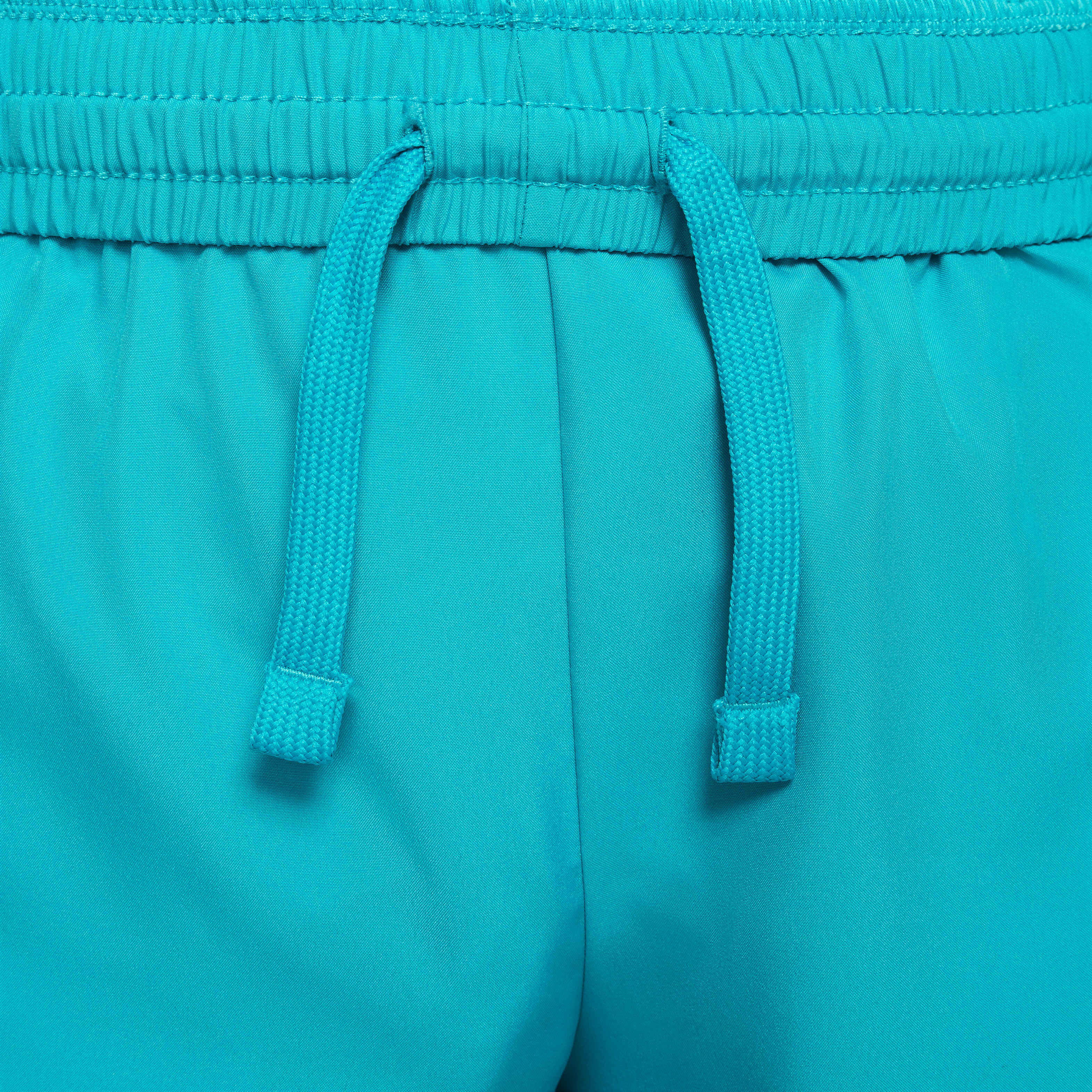 نايكي ملتي image number 3