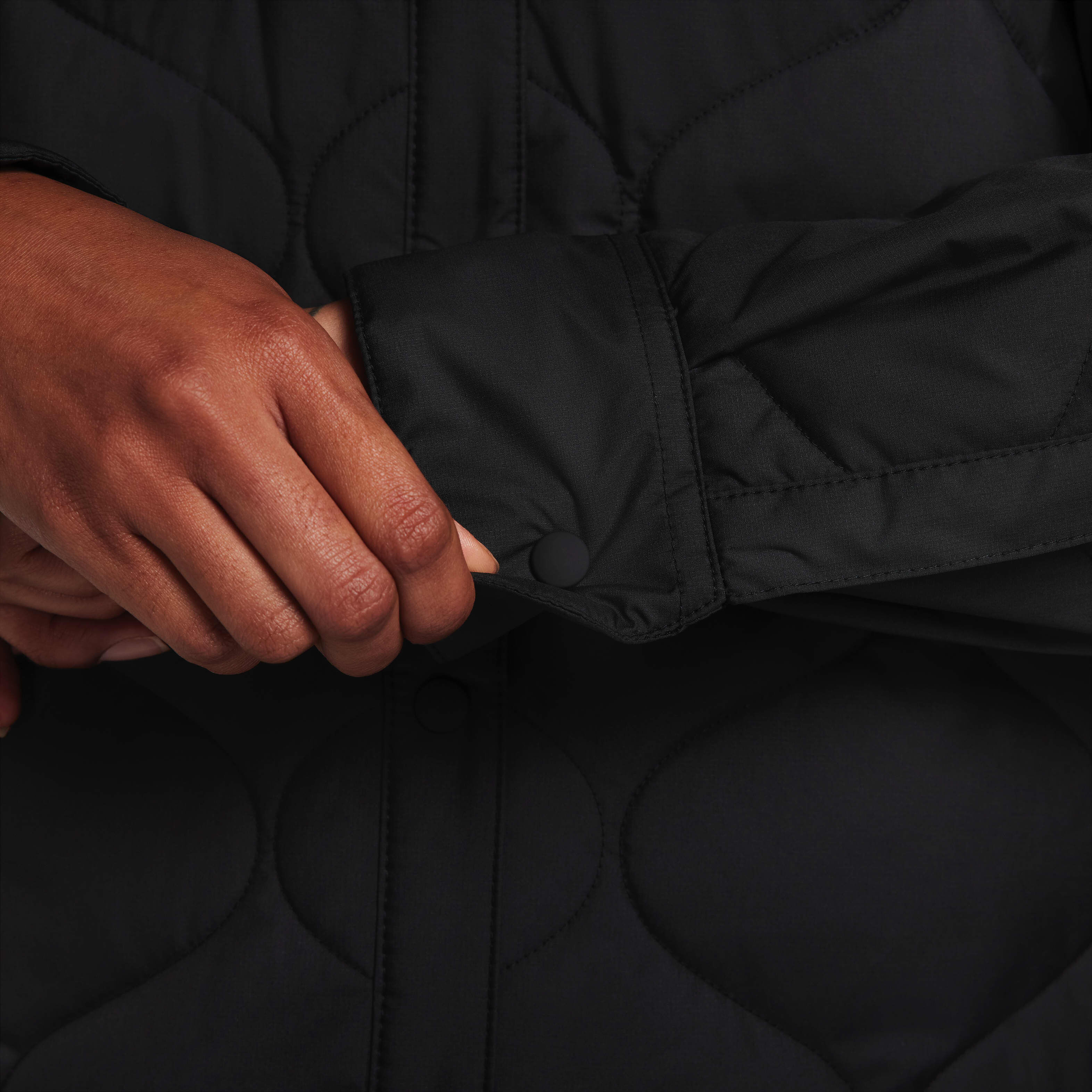 Nike Sportswear Essential image number 6