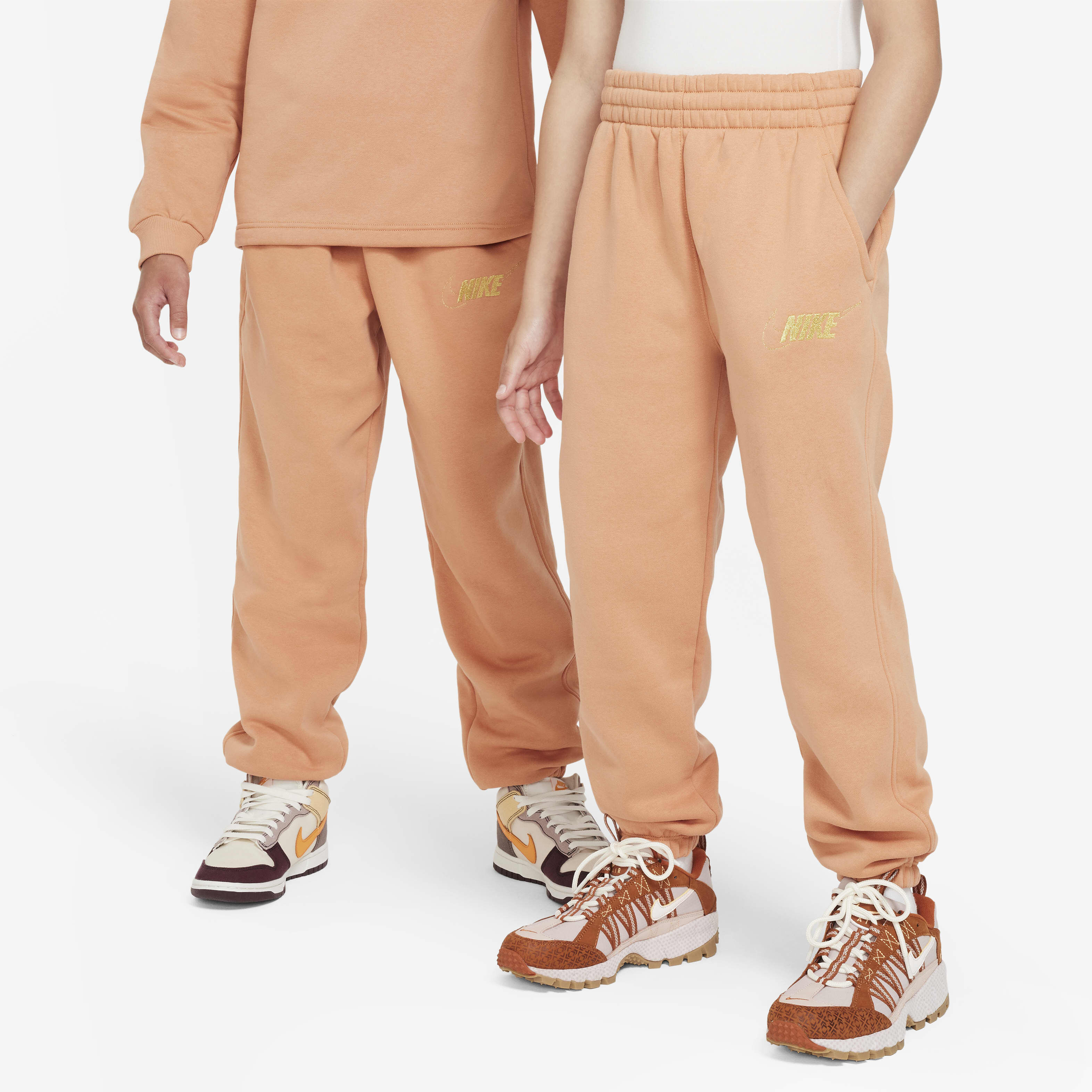 نايكي سبورتسوير كلوب فليس image number 0