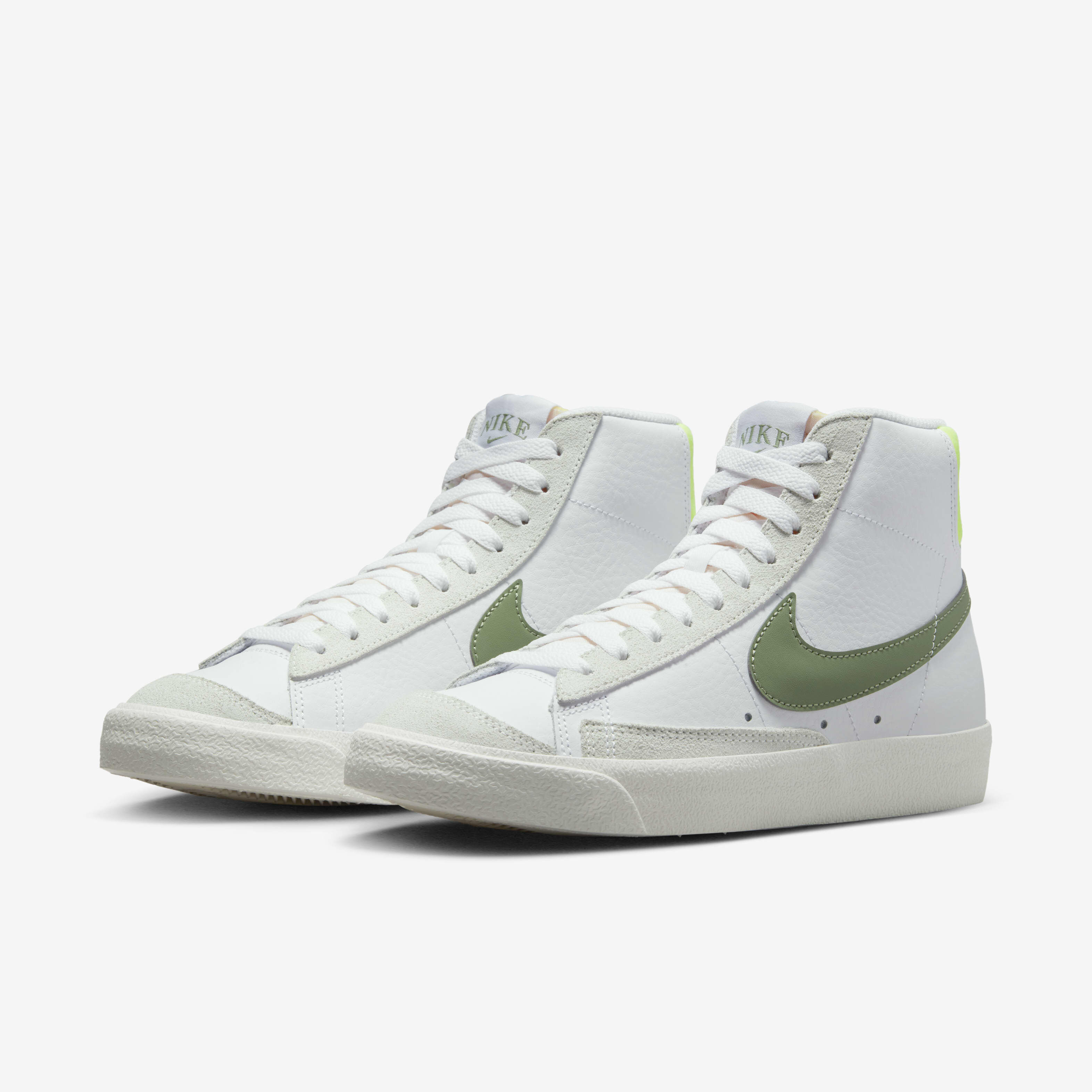 Nike Blazer Mid '77 image number 4