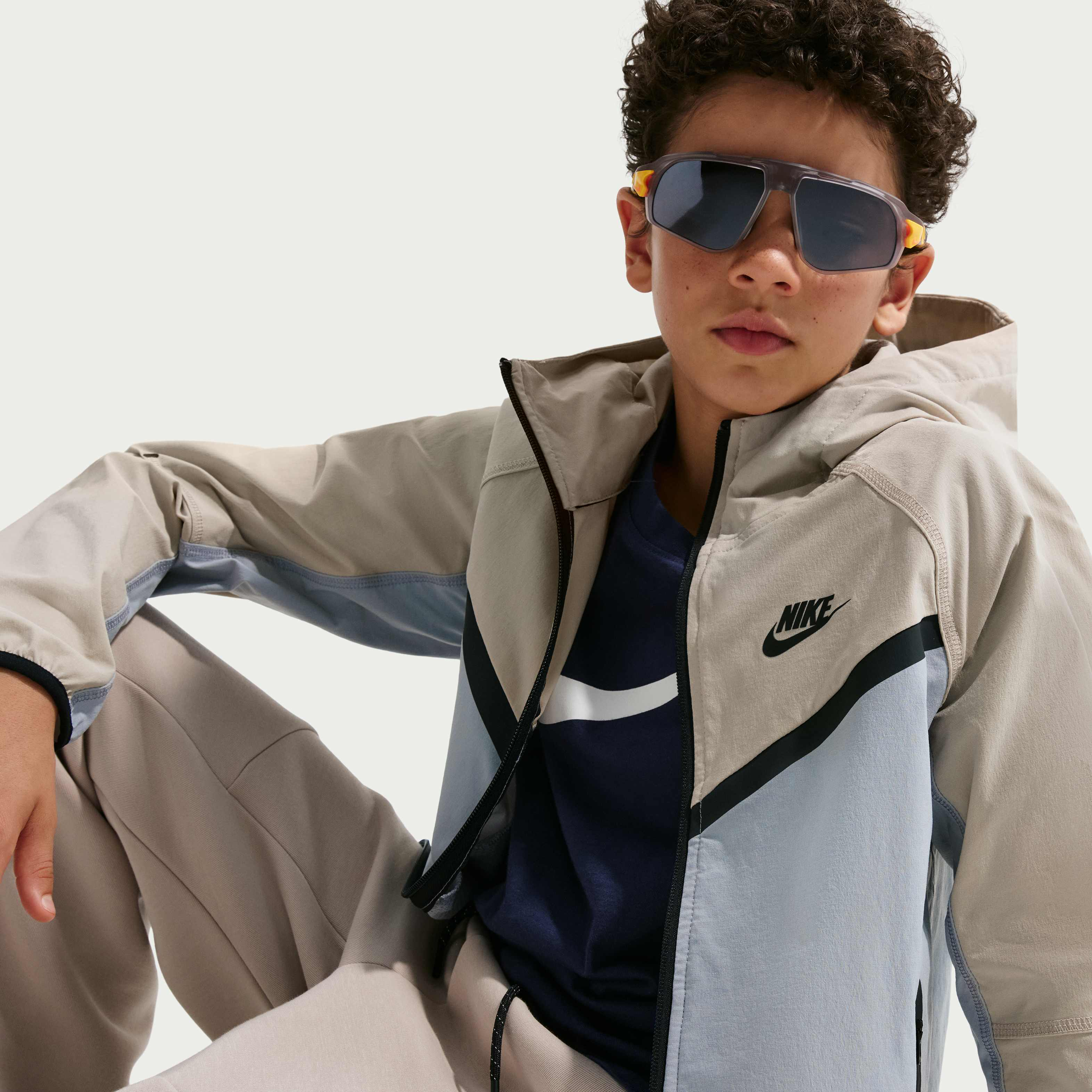 نايكي تك image number 2